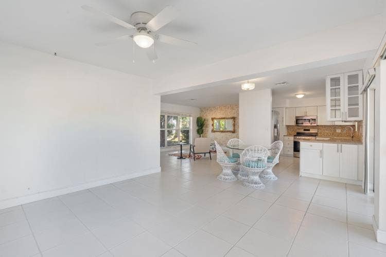 1001 SE 5 Avenue, Pompano Beach, Pompano Beach, FL 33060 KITCHEN