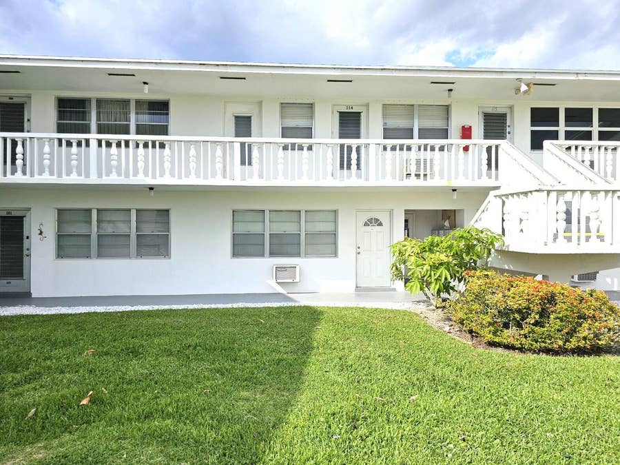 Property photo for 102 Easthampton E, West Palm Beach, FL