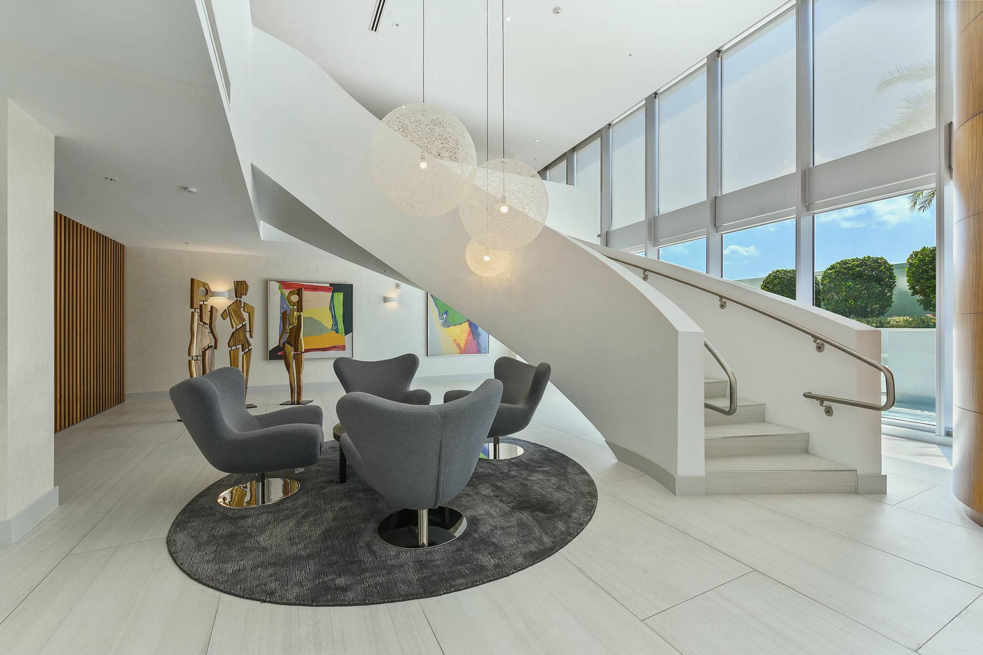 1180 N Federal Highway, #1409, Fort Lauderdale, FL 33304 Sophisticated residence lounge with cucina entertaining kitchen