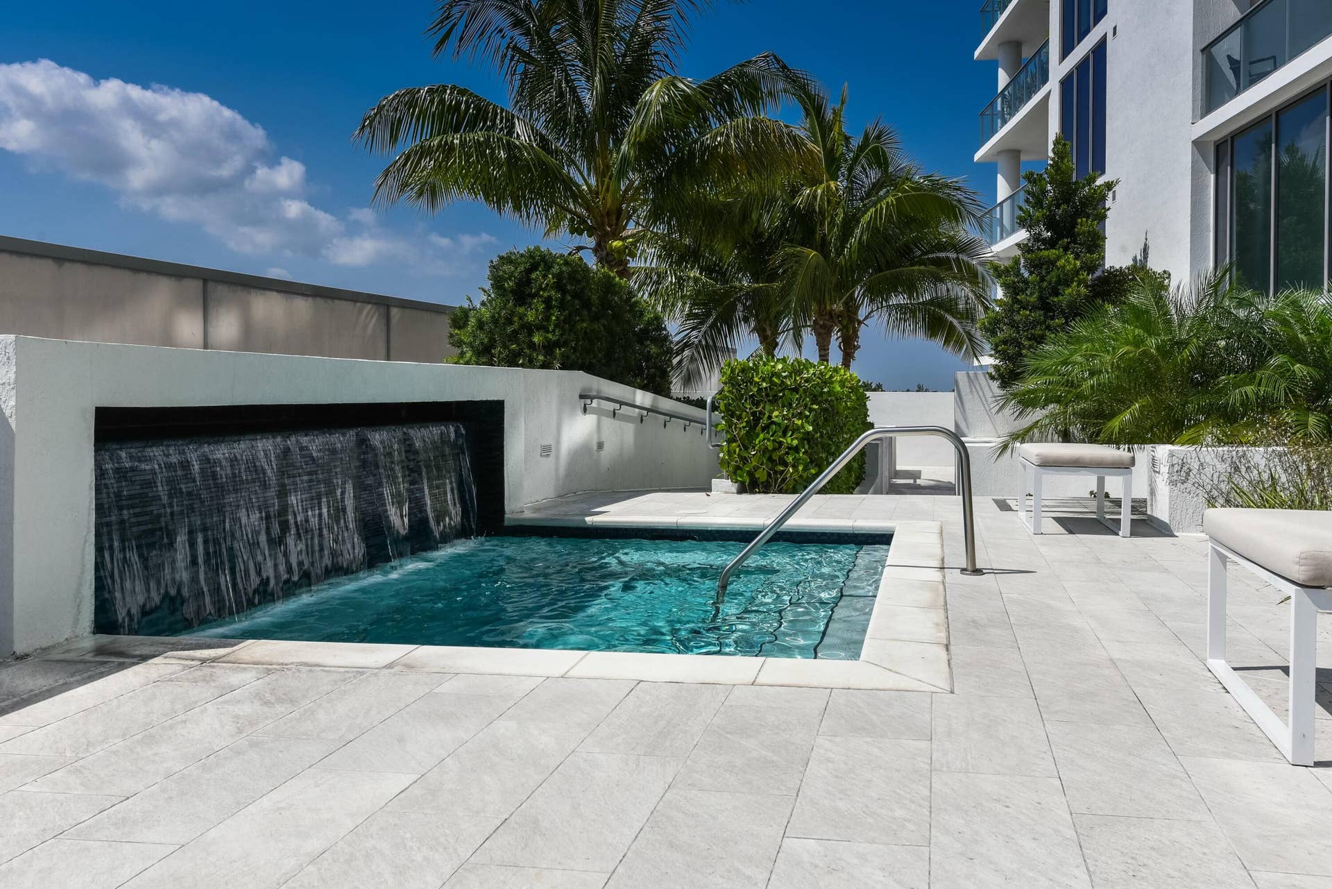 1180 N Federal Highway, #1409, Fort Lauderdale, FL 33304 Rain Fall Hot Tub