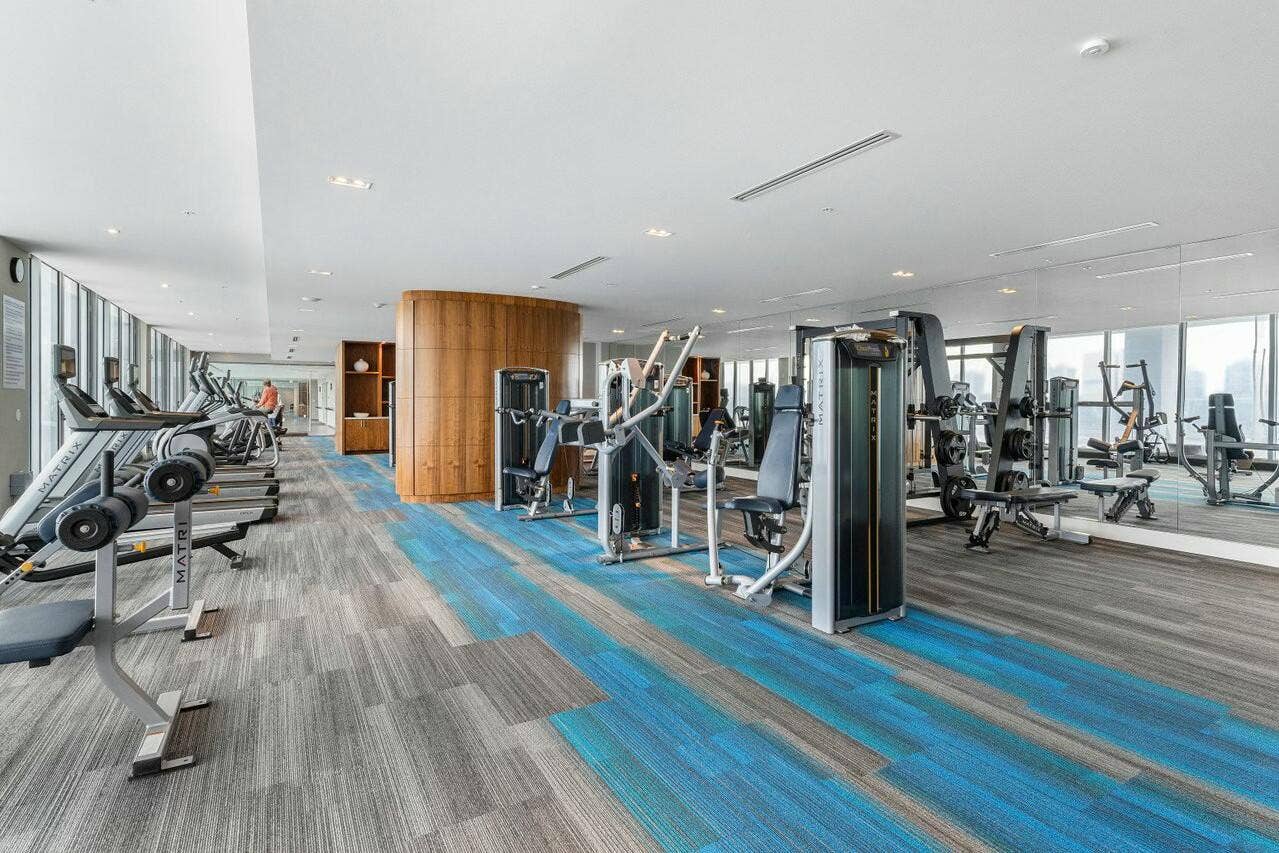 1180 N Federal Highway, #1409, Fort Lauderdale, FL 33304 40,000 sf amenity area, Pool & Lounge overlooking the Middle River, State-of-the-Art 7,000 sq ft Gym, Yoga room. Resort style spa with sauna, steam, and private treatment rooms,
