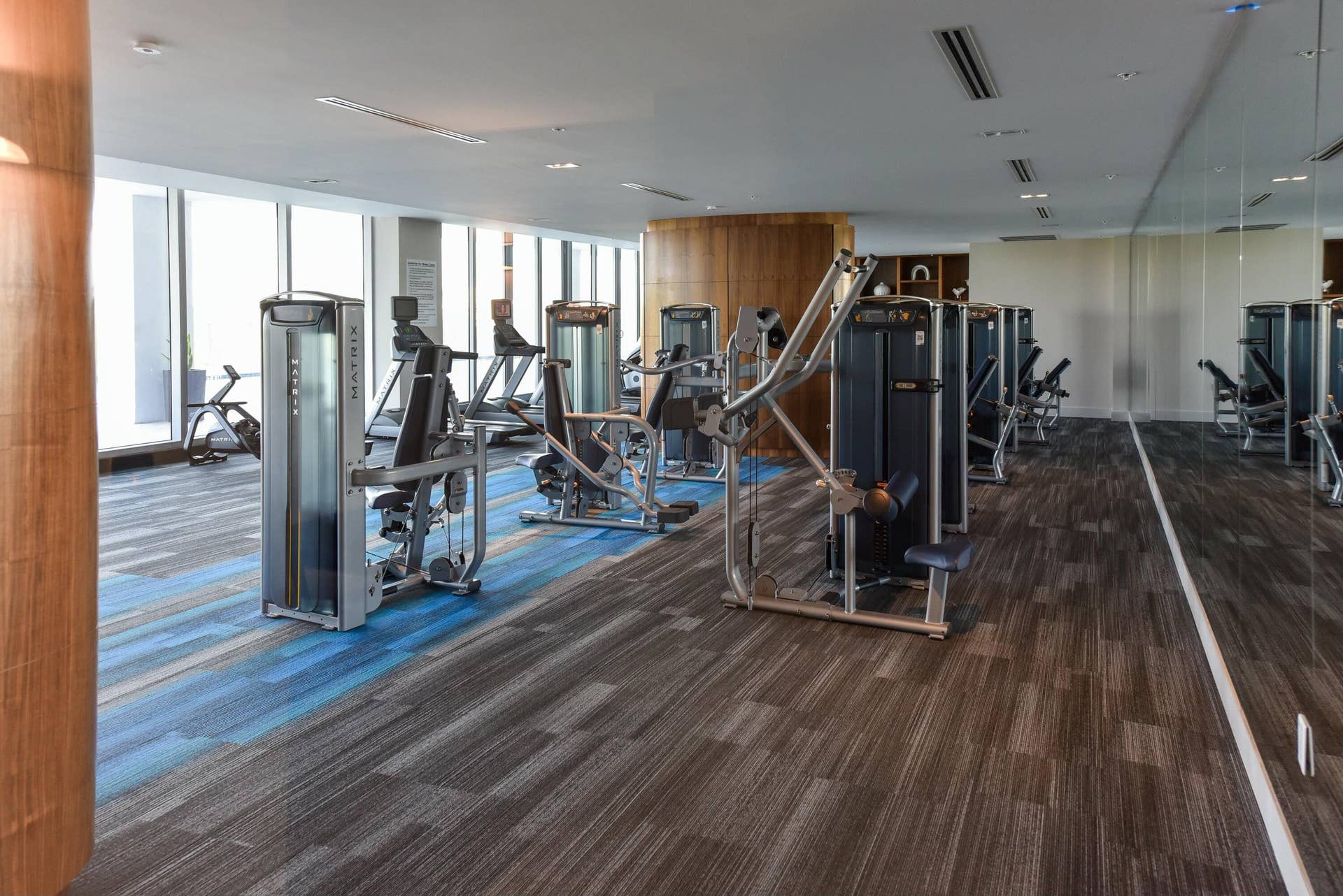 1180 N Federal Highway, #1409, Fort Lauderdale, FL 33304 40,000 sf amenity area, Pool & Lounge overlooking the Middle River, State-of-the-Art 7,000 sq ft Gym, Yoga Room, Resort style spa with sauna, steam, and private treatment rooms