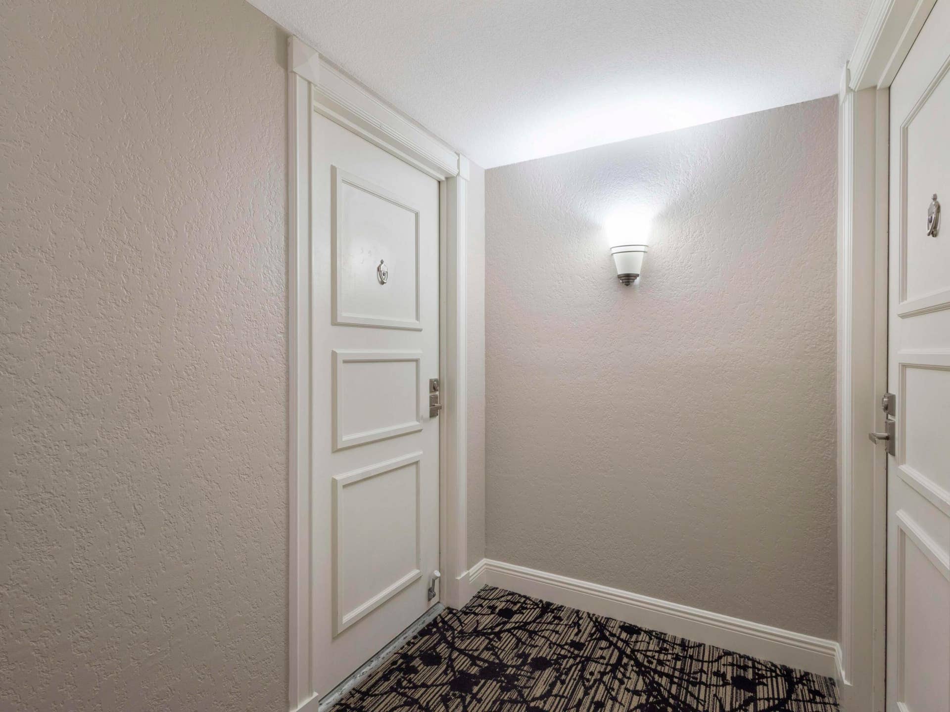 4200 N Ocean Drive, #2-301, Singer Island, FL 33404 Unit Entry