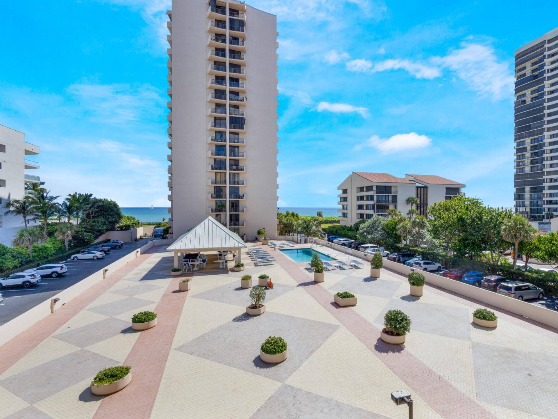 4200 N Ocean Drive, #2-301, Singer Island, FL 33404 Kitchen Balcony View