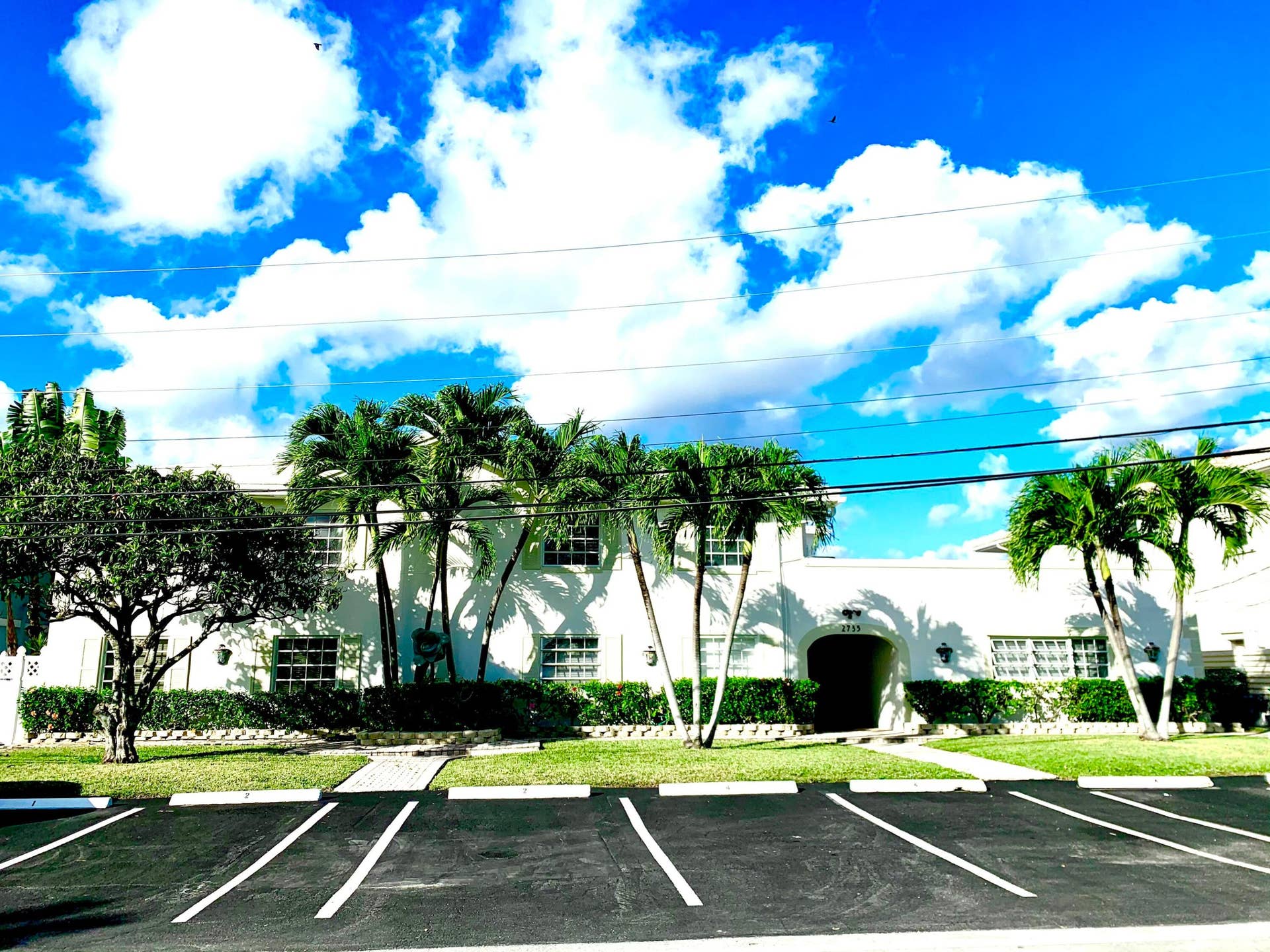 2735 NE 28 Court, Lighthouse Point, FL 33064