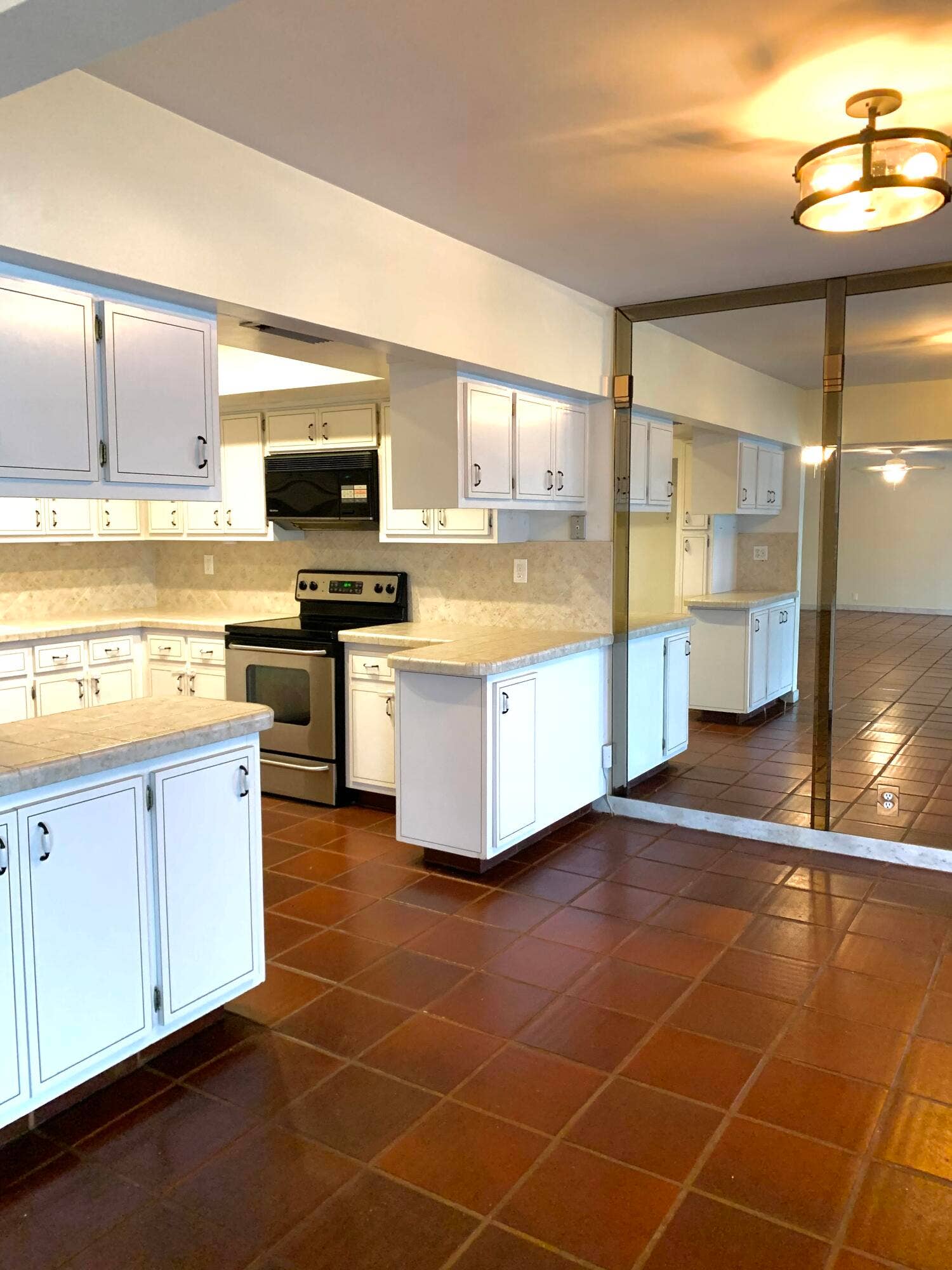 2735 NE 28 Court, Lighthouse Point, FL 33064