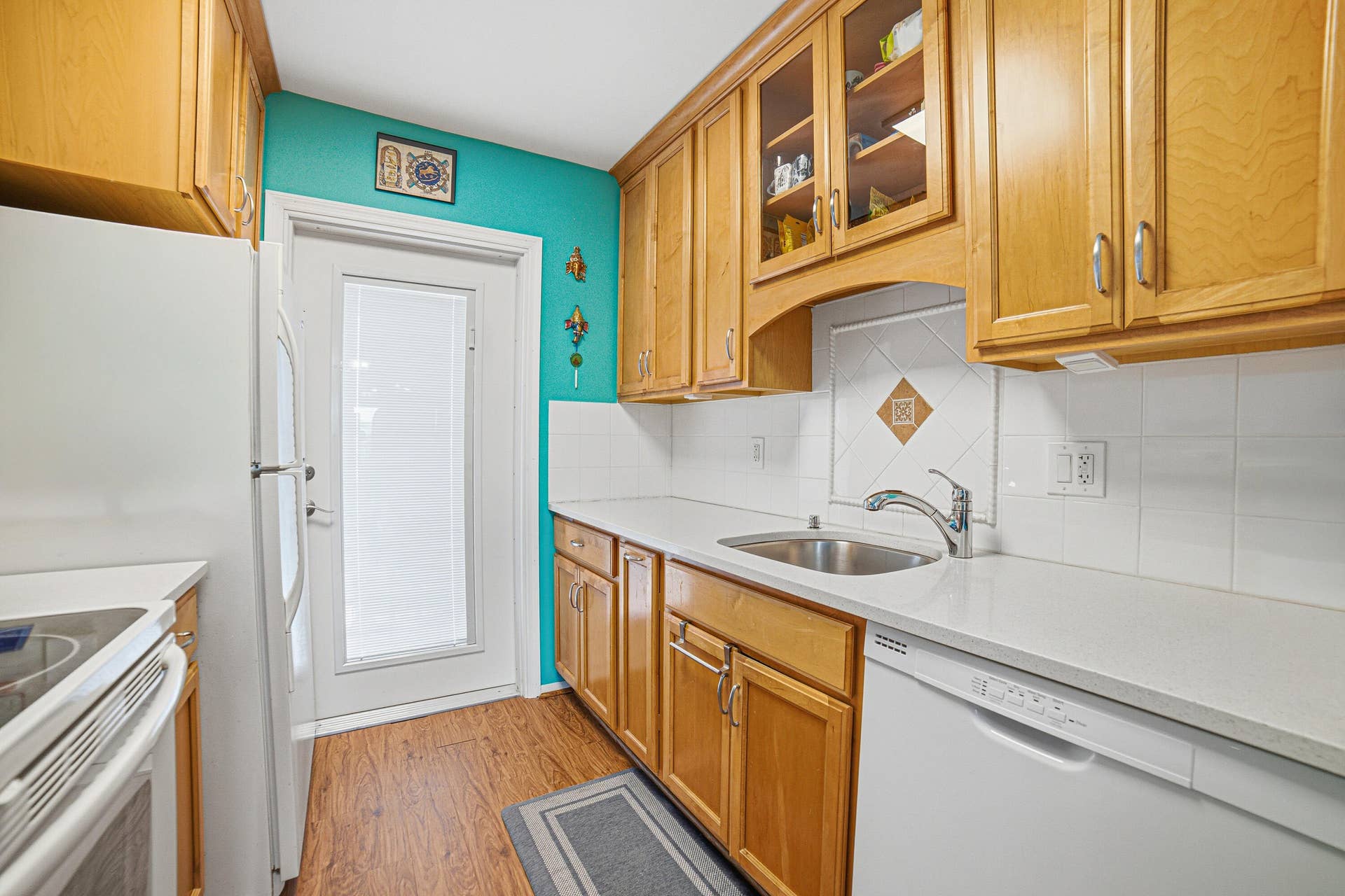 112 Doolen Court, #302, North Palm Beach, FL 33408 Kitchen