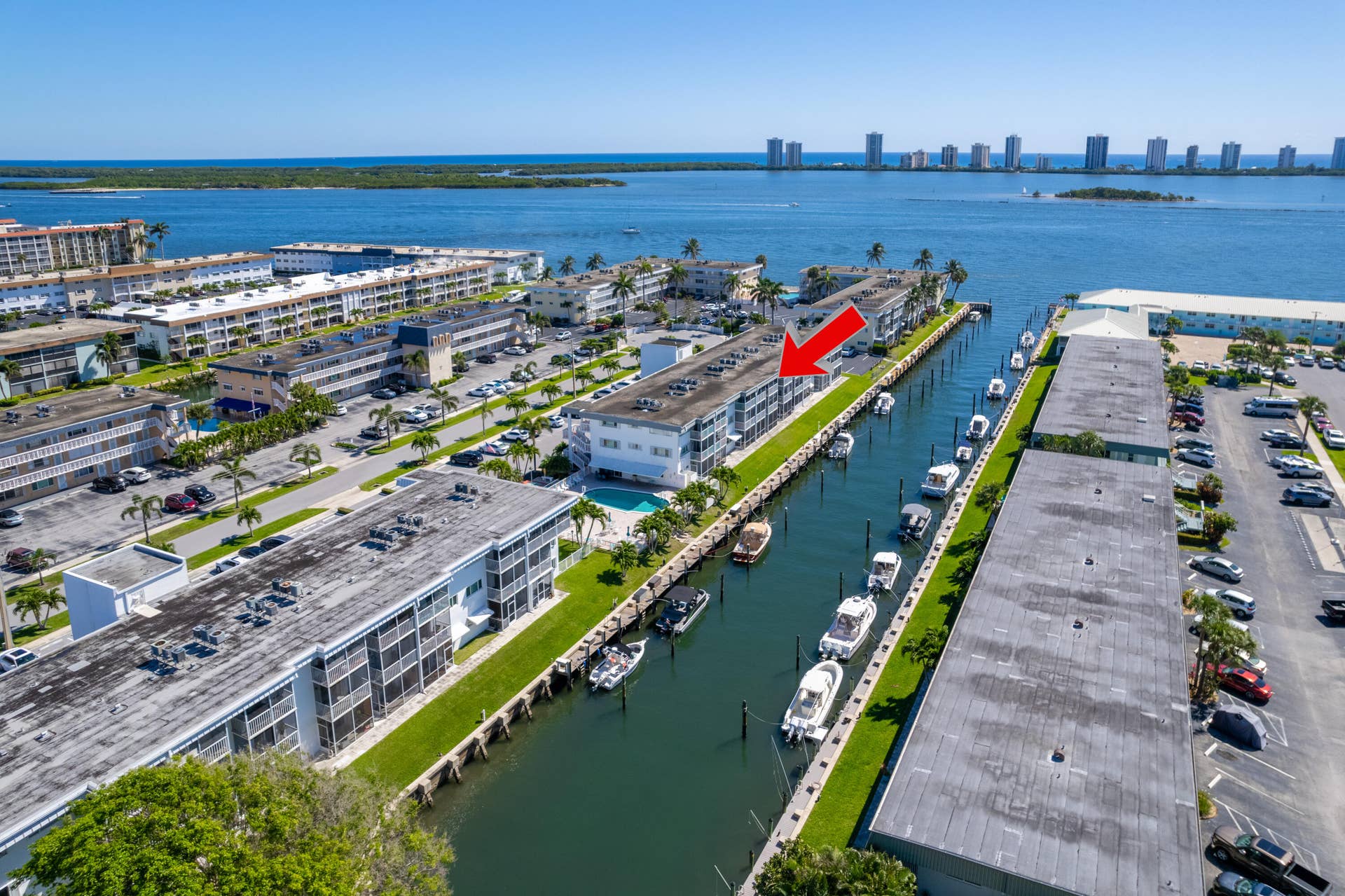 112 Doolen Court, #302, North Palm Beach, FL 33408 Aerial & Unit Location