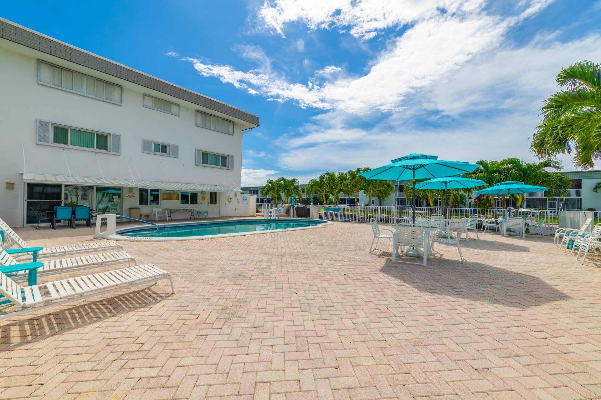 112 Doolen Court, #302, North Palm Beach, FL 33408 Pool Area