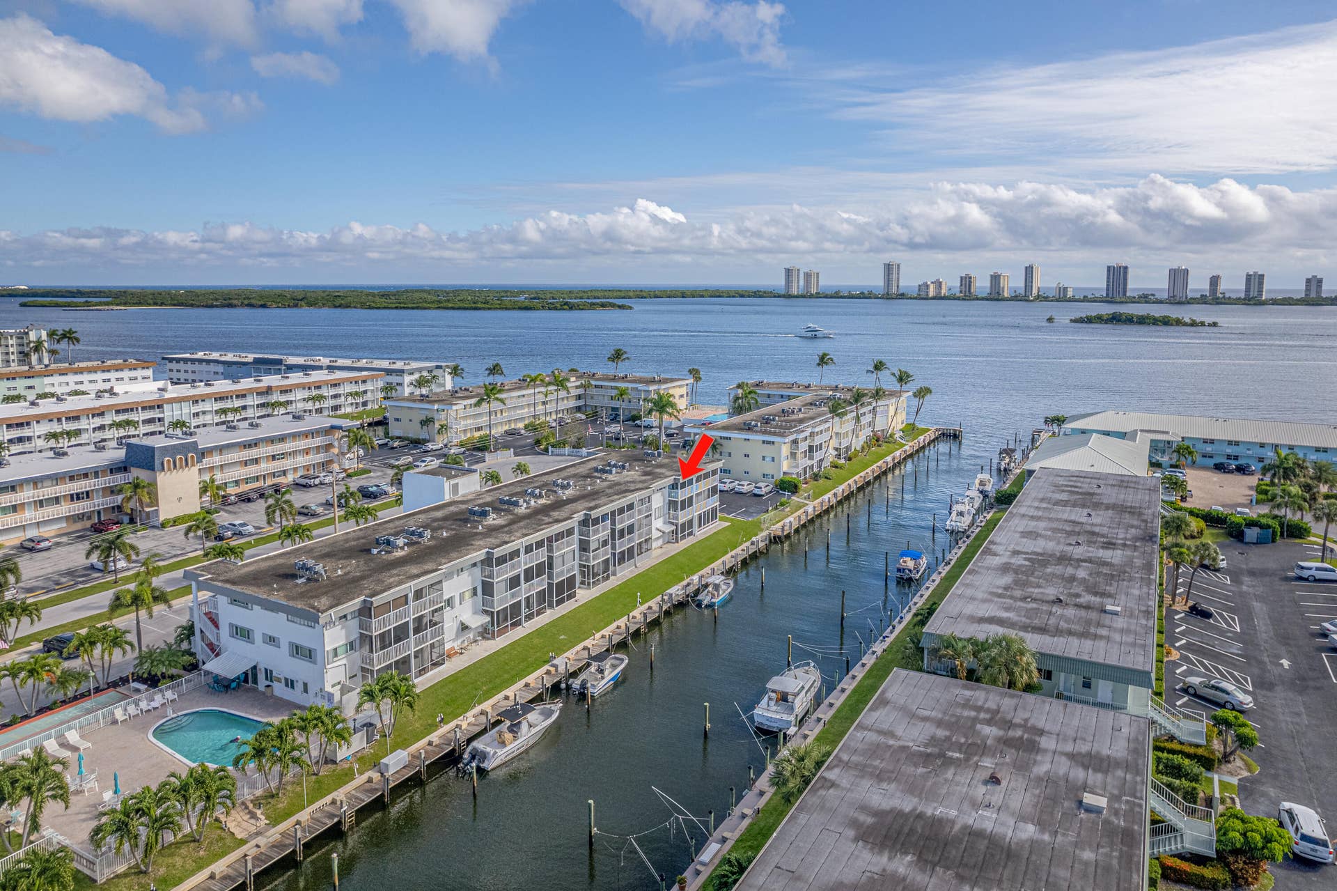 112 Doolen Court, #302, North Palm Beach, FL 33408 Aerial & Location of Unit