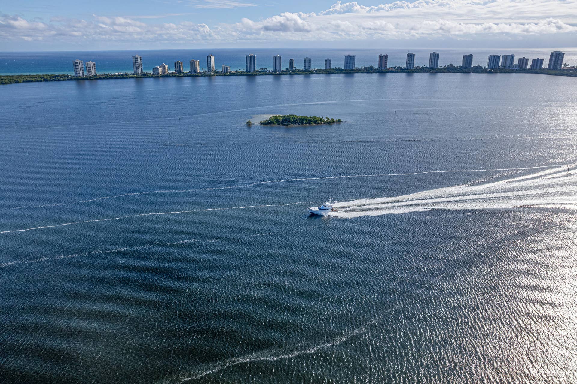 112 Doolen Court, #302, North Palm Beach, FL 33408 Intracoastal East View