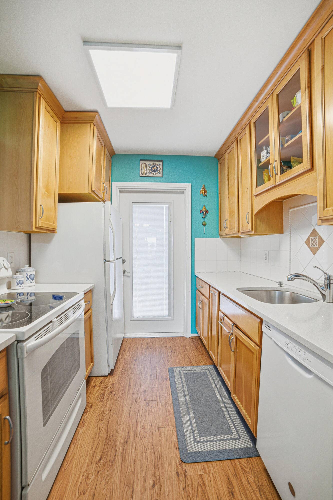 112 Doolen Court, #302, North Palm Beach, FL 33408 Kitchen
