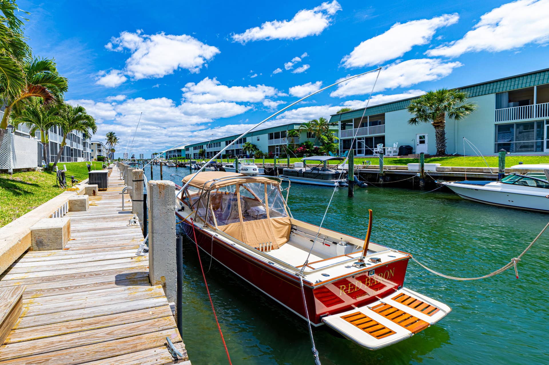112 Doolen Court, #302, North Palm Beach, FL 33408 Canal & Boats