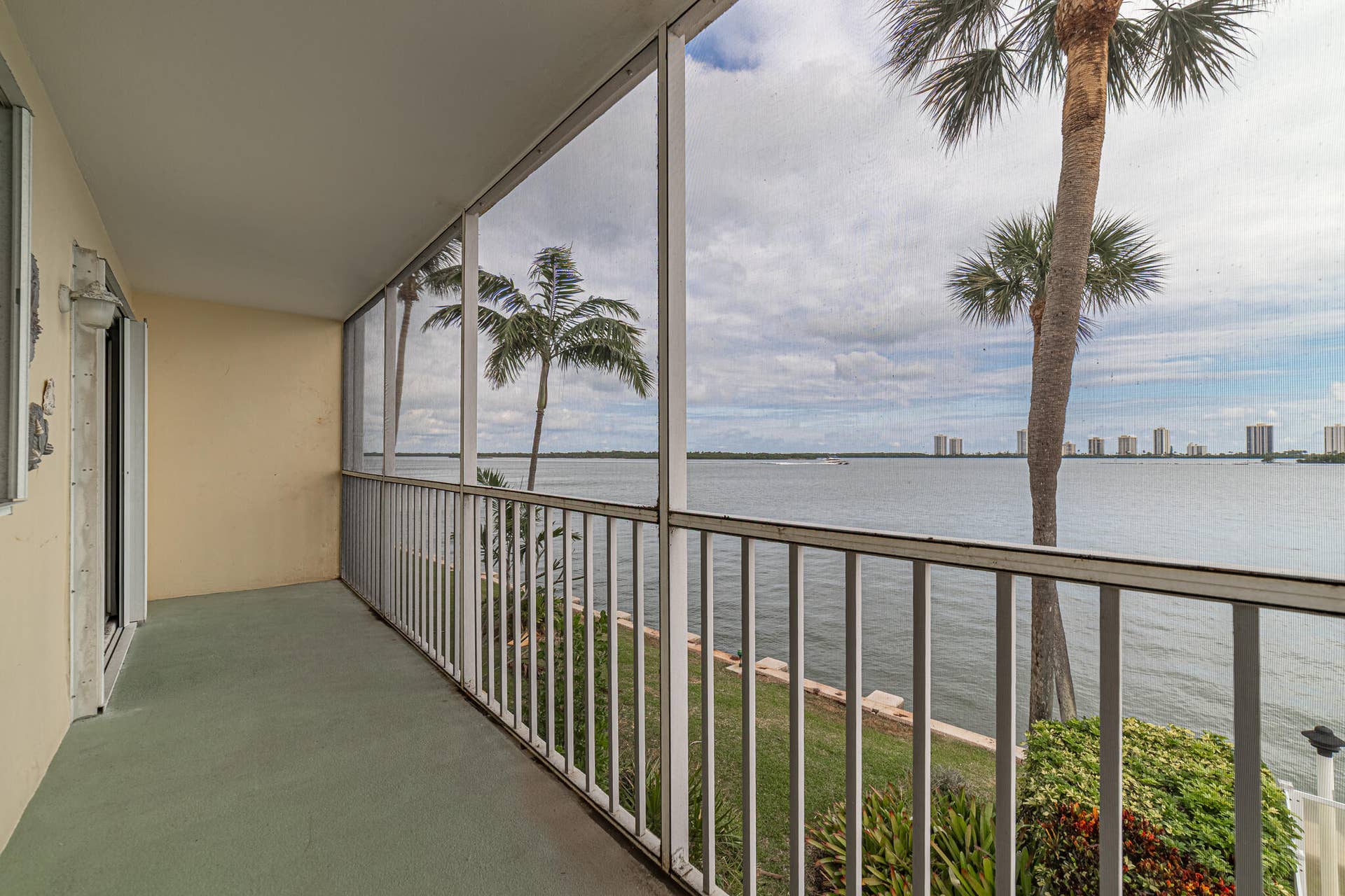 101 Doolen Court, #201, North Palm Beach, FL 33408 Screened In Balcony NE View