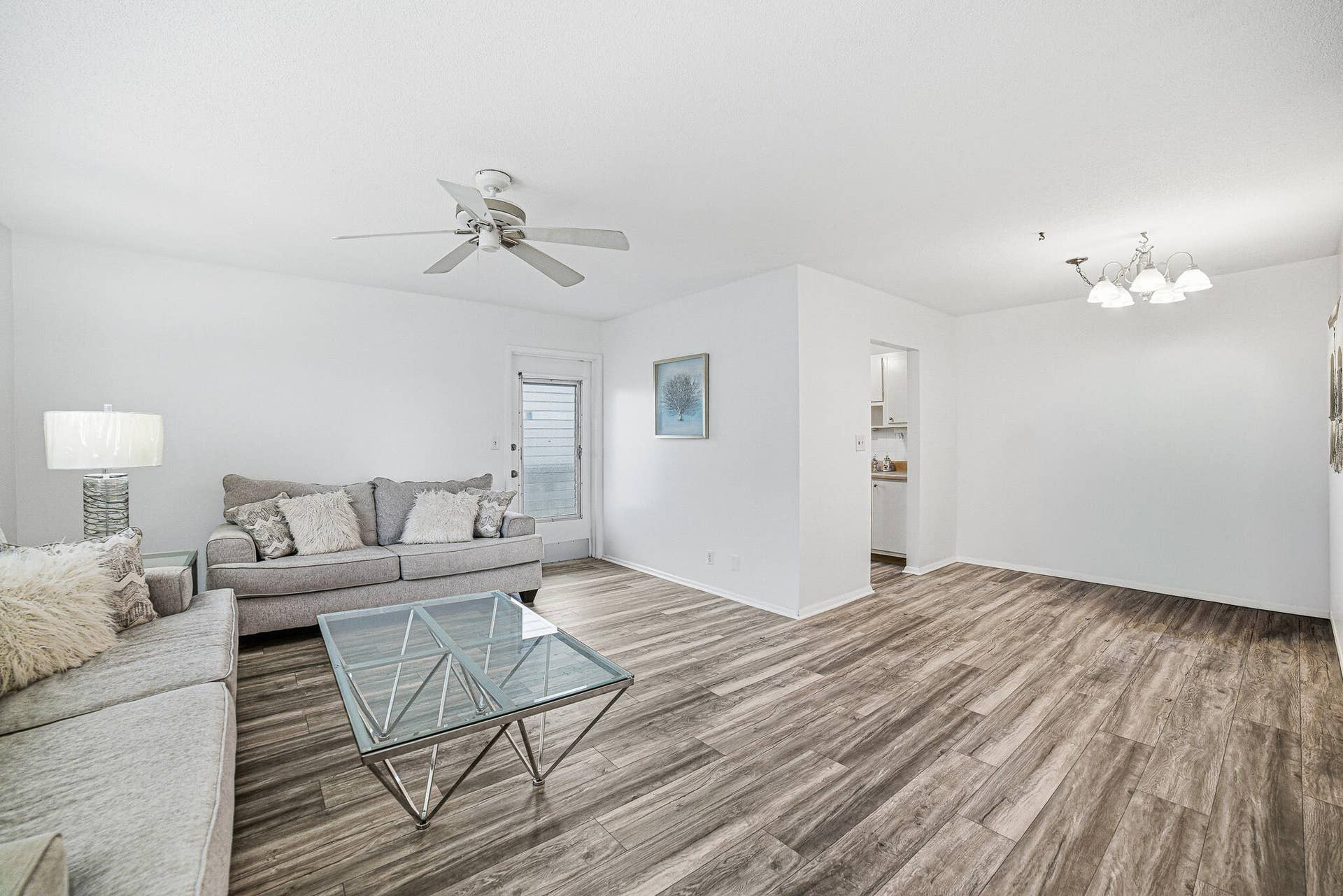 101 Doolen Court, #201, North Palm Beach, FL 33408 Living/Dining Area