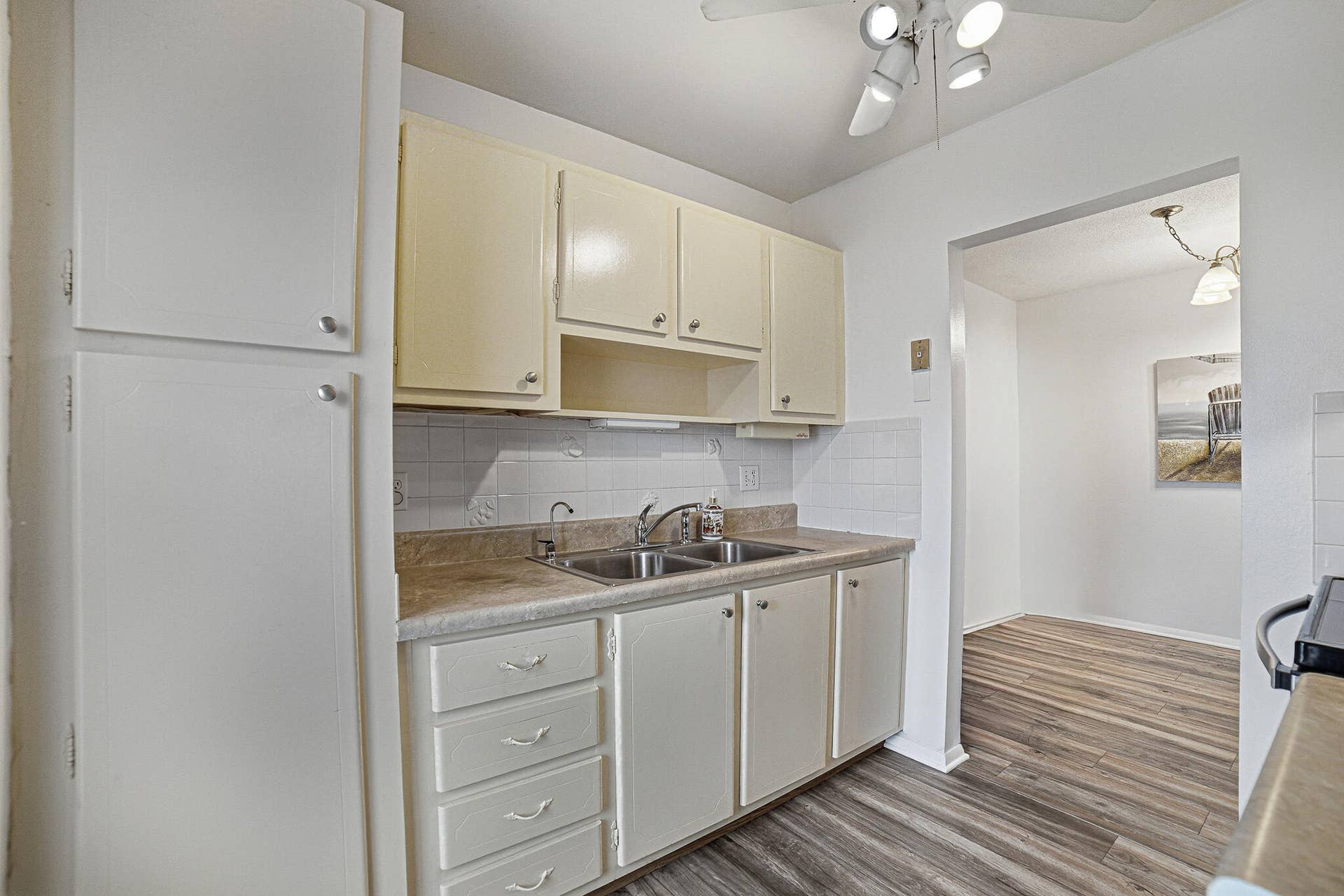 101 Doolen Court, #201, North Palm Beach, FL 33408 Kitchen