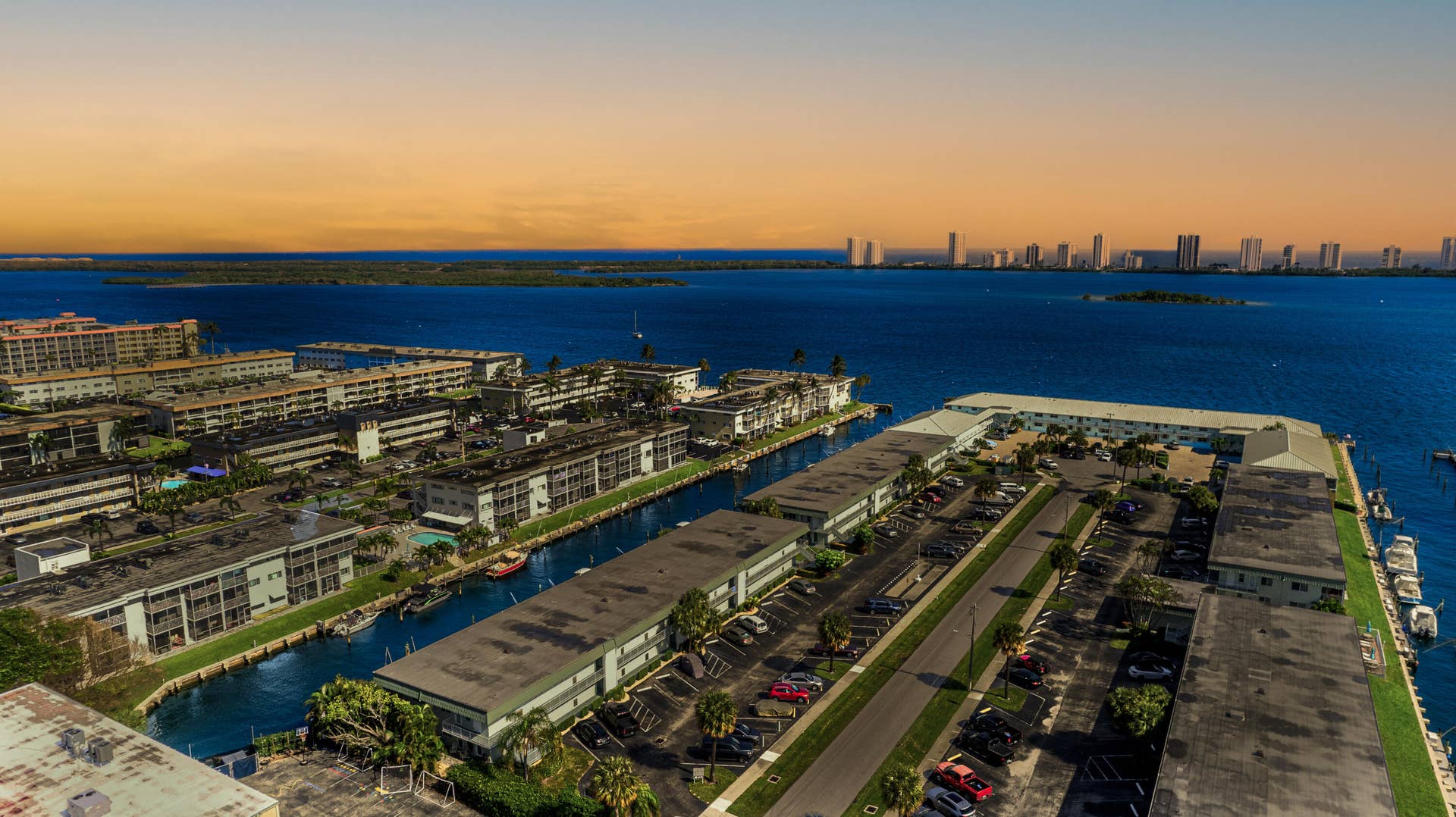 101 Doolen Court, #201, North Palm Beach, FL 33408 Twilight View East