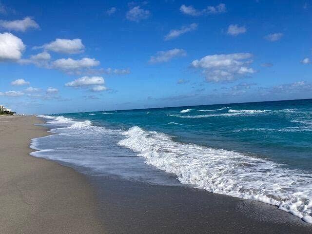 907 Marina Drive, #402, North Palm Beach, FL 33408 Juno Beach