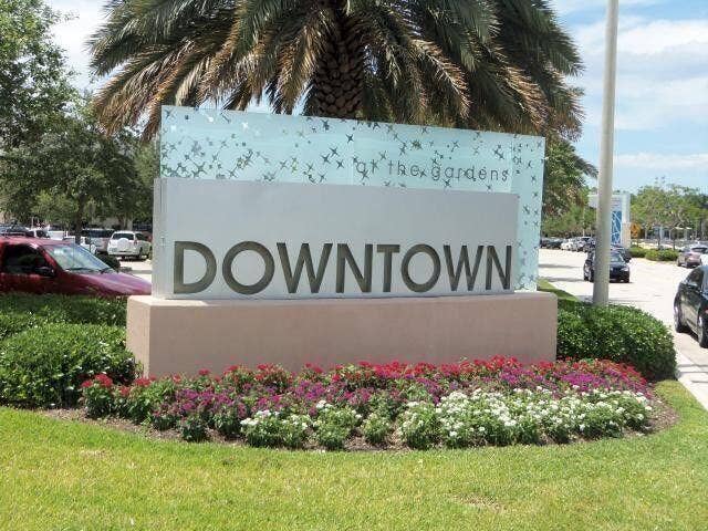 907 Marina Drive, #402, North Palm Beach, FL 33408 Whole foods, movie theater, restaurants, entertainment area