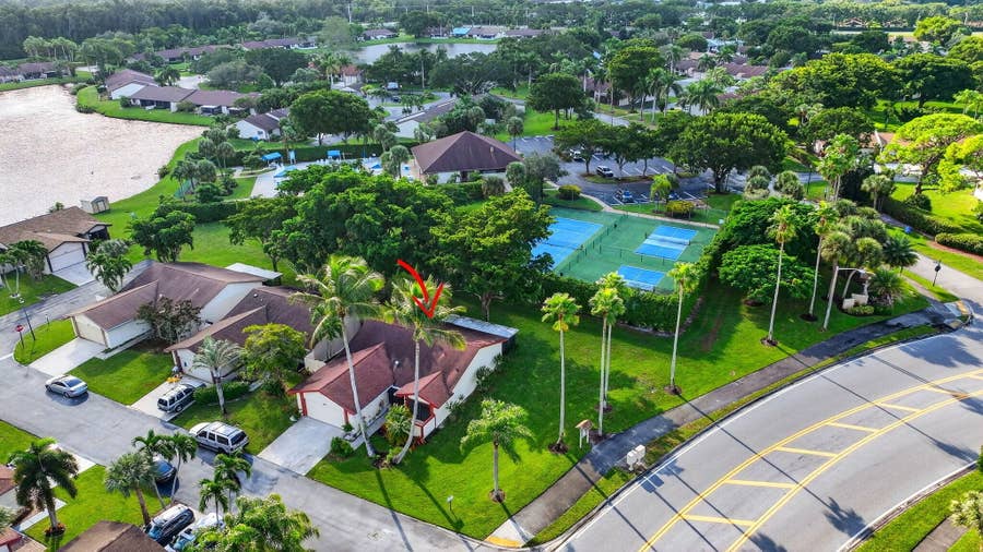 Property photo for 29 FAWLKLAND Circle, Boynton Beach, FL