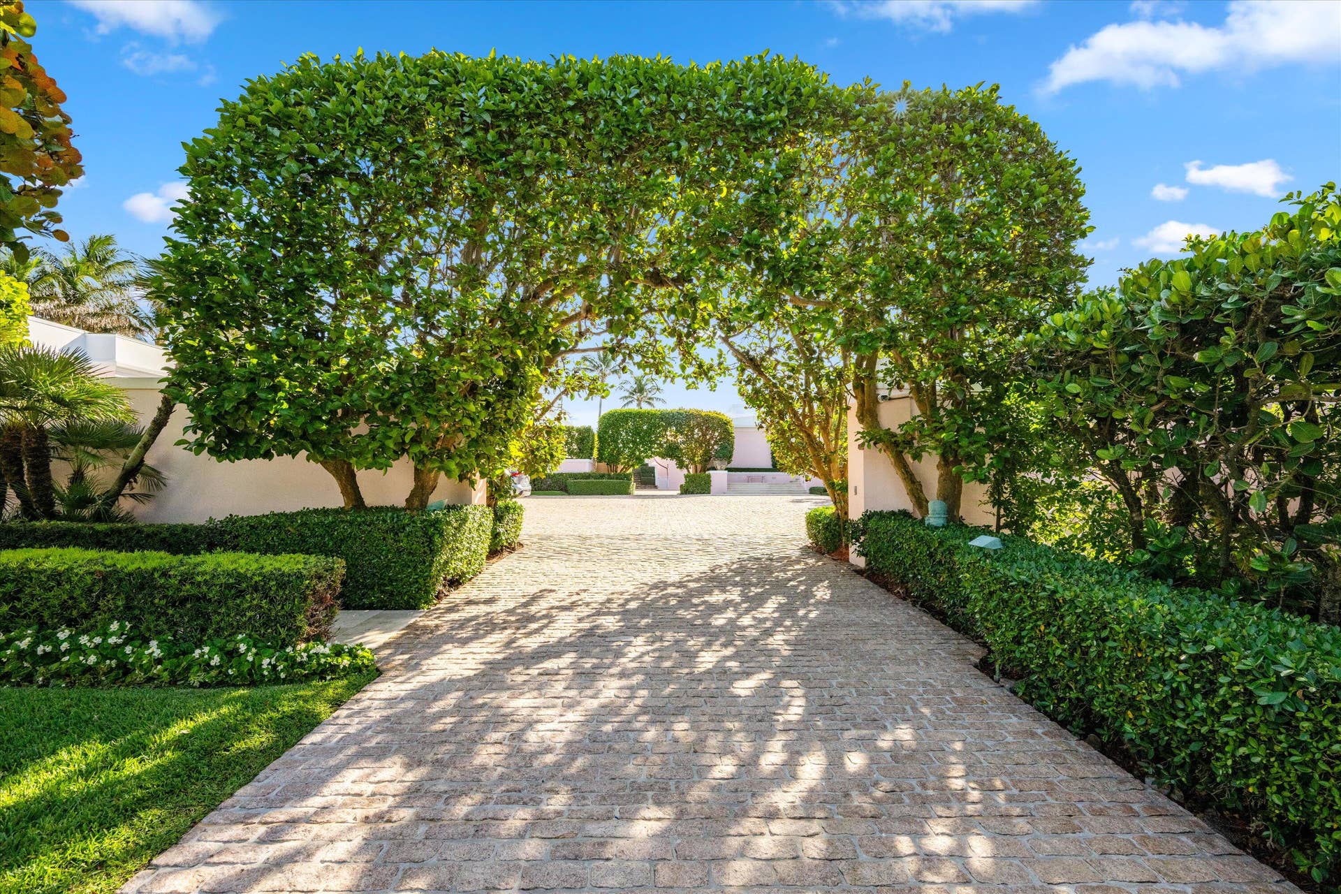 911 N Ocean Boulevard, Palm Beach, FL 33480 911 N Ocean Boulevard, Palm Beach, FL 33480