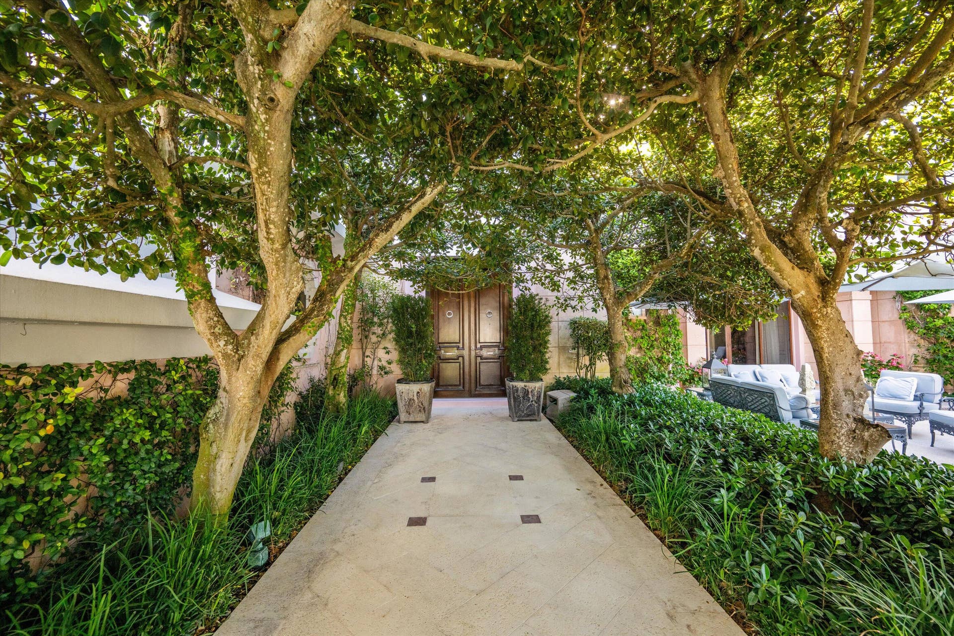 911 N Ocean Boulevard, Palm Beach, FL 33480 911 N Ocean Boulevard, Palm Beach, FL 33480