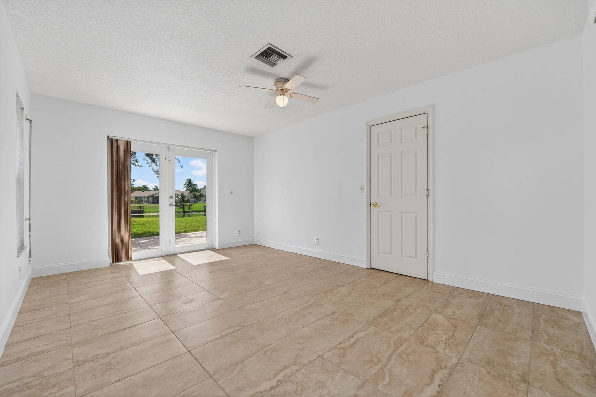 Master Bedroom - 10