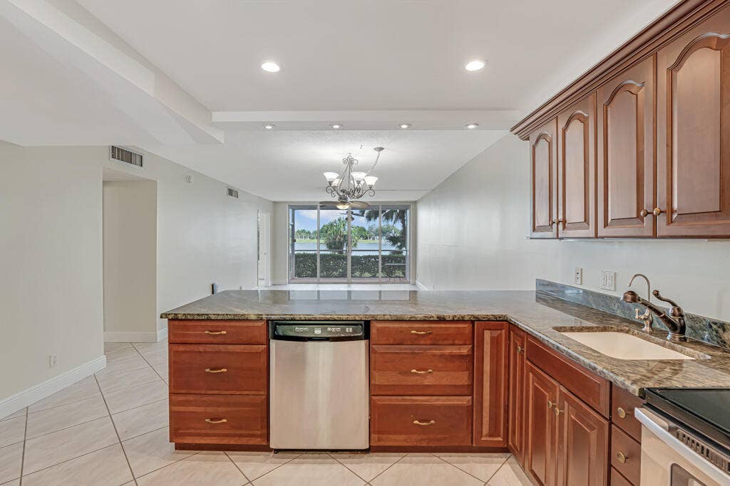 3051 N Course Drive, #110, Pompano Beach, FL 33069