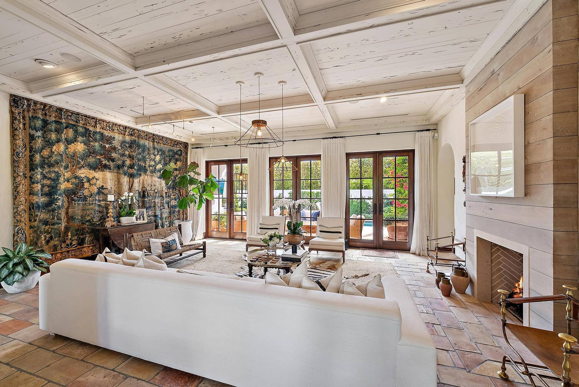 234 Ridgeview Drive, Palm Beach, FL 33480 Living Room