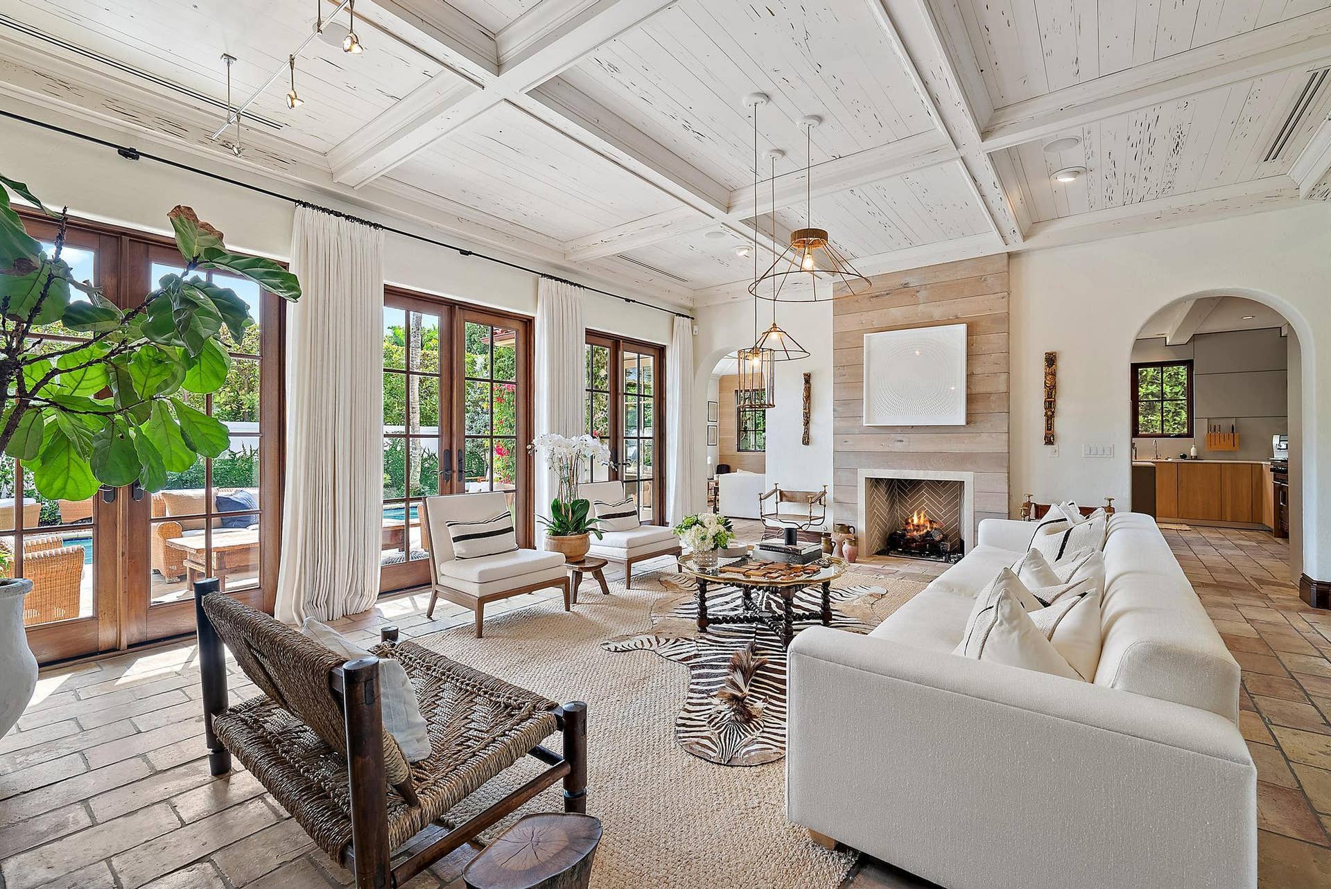 234 Ridgeview Drive, Palm Beach, FL 33480 Living Room