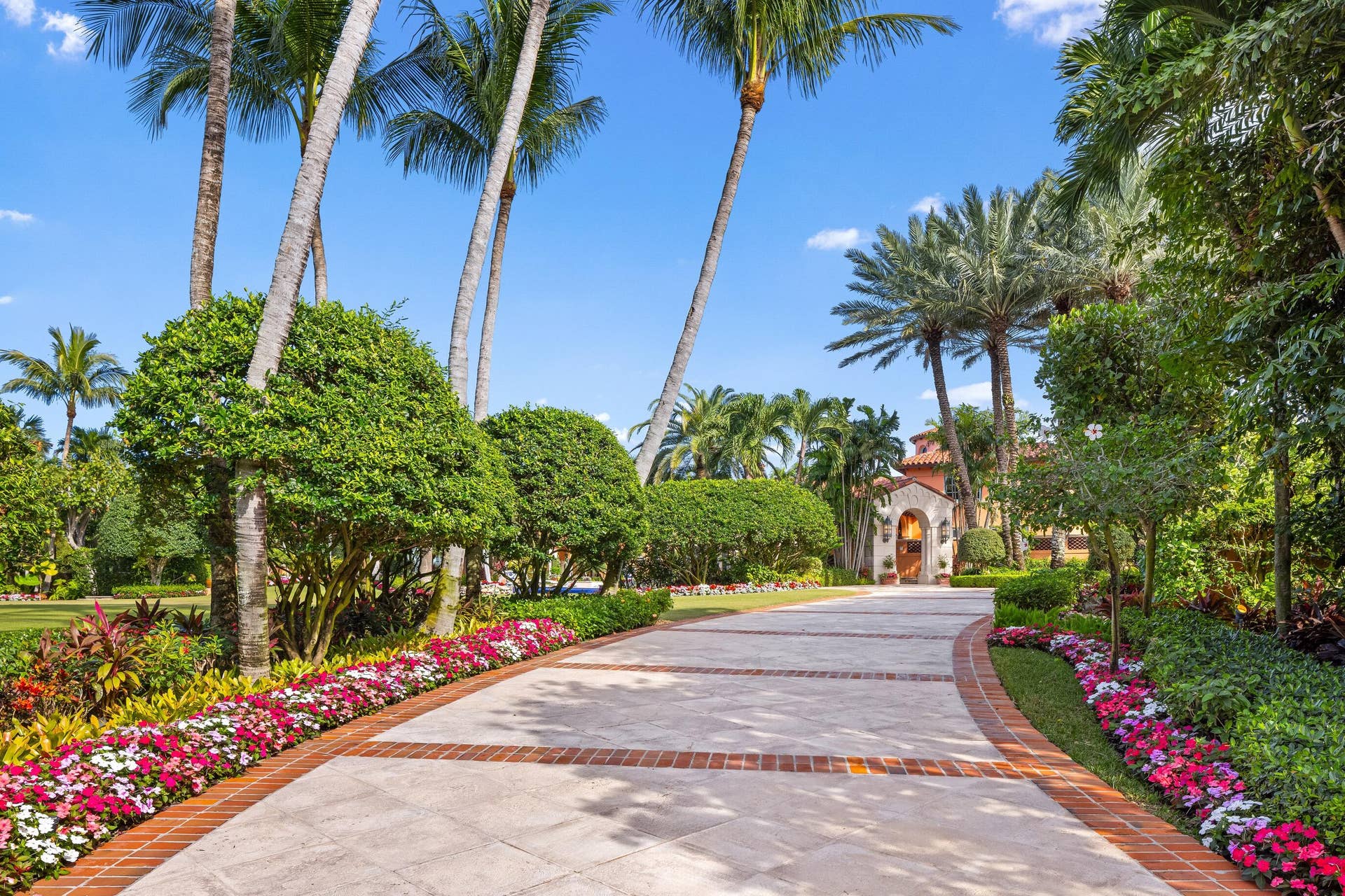 1491 N Ocean Boulevard, Palm Beach, FL 33480 Driveway