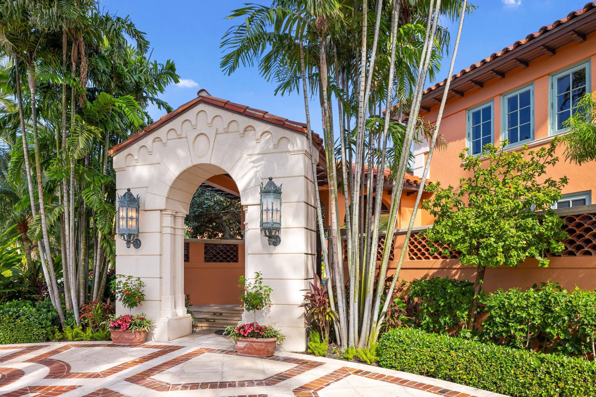 1491 N Ocean Boulevard, Palm Beach, FL 33480 Entry