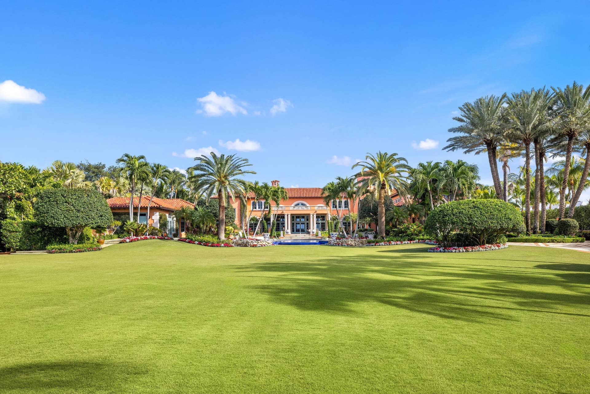 1491 N Ocean Boulevard, Palm Beach, FL 33480 Front Yard