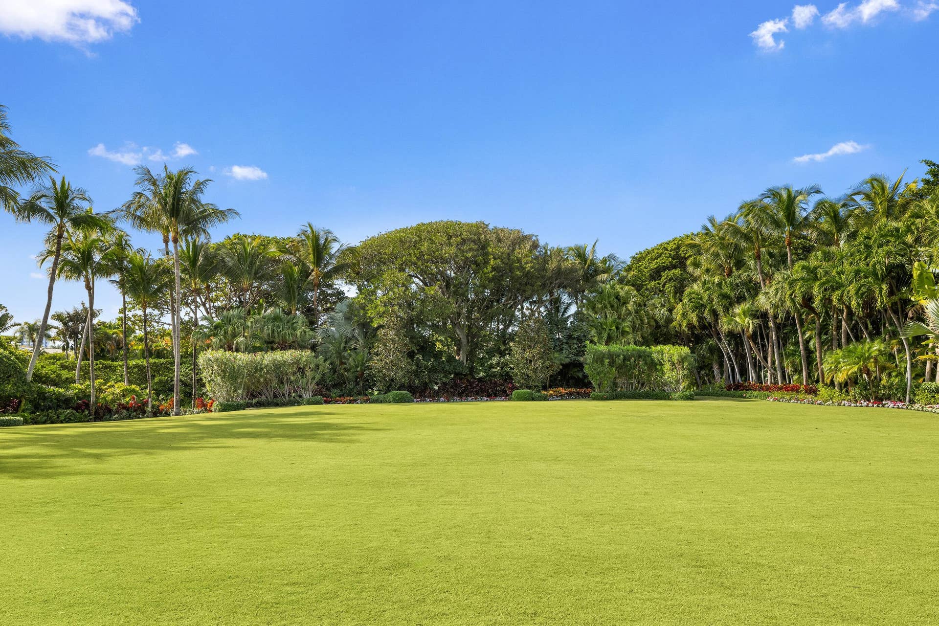 1491 N Ocean Boulevard, Palm Beach, FL 33480 Front Yard