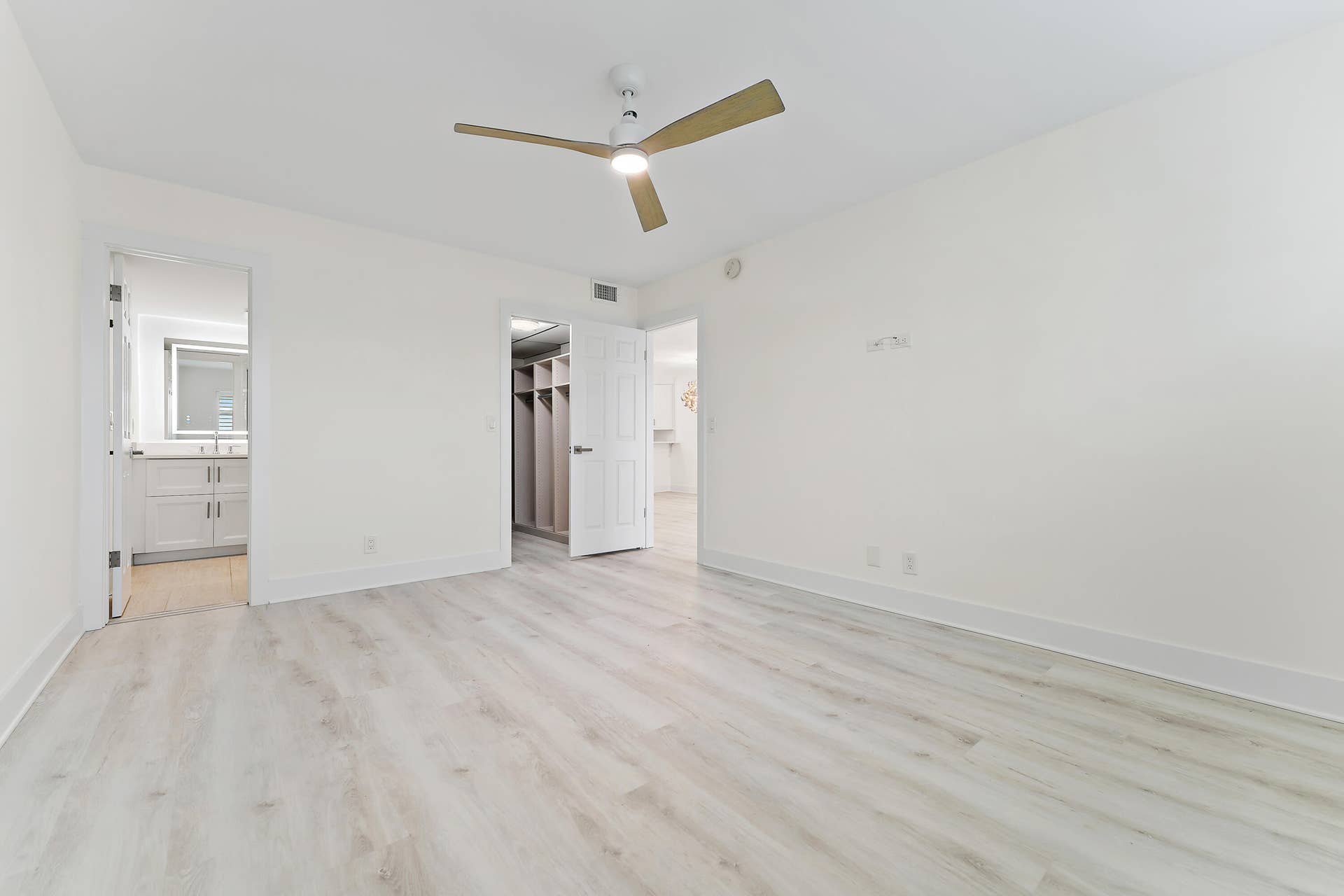 29 Yacht Club Drive, #407, North Palm Beach, FL 33408 022-29YachtClubDr-407-NorthPalmBeach-FUL