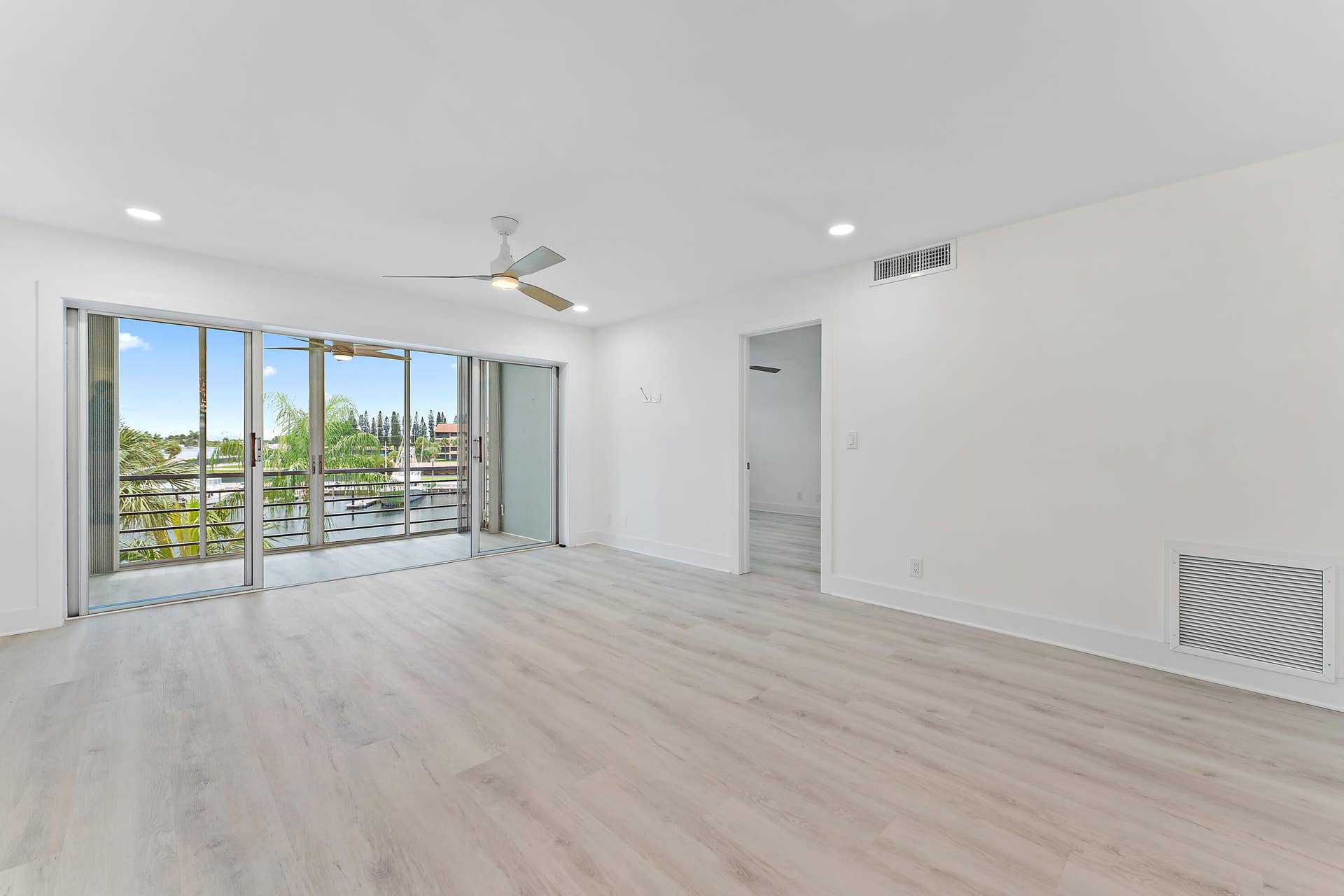 29 Yacht Club Drive, #407, North Palm Beach, FL 33408 015-29YachtClubDr-407-NorthPalmBeach-FUL