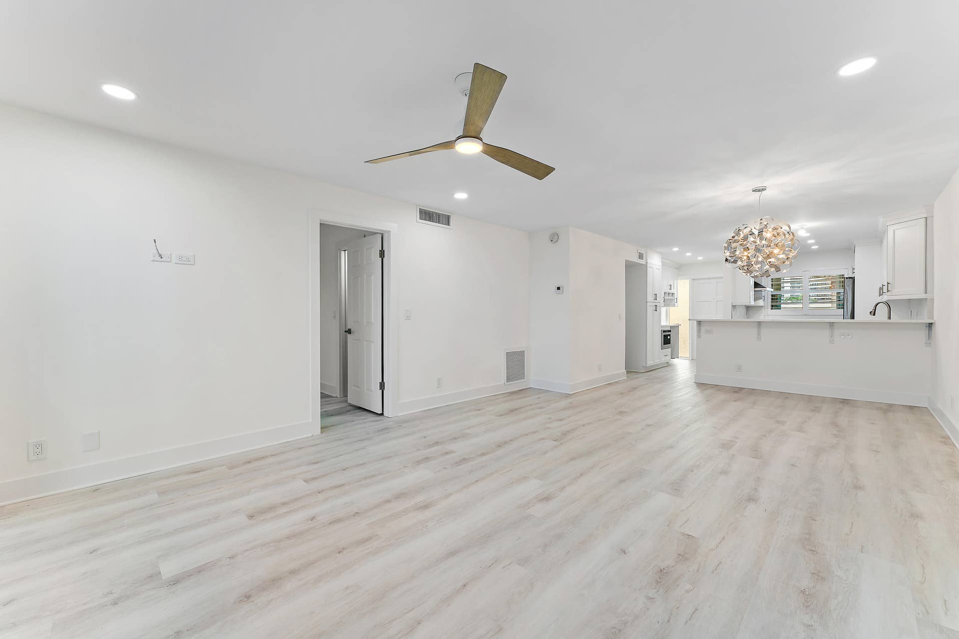 29 Yacht Club Drive, #407, North Palm Beach, FL 33408 017-29YachtClubDr-407-NorthPalmBeach-FUL