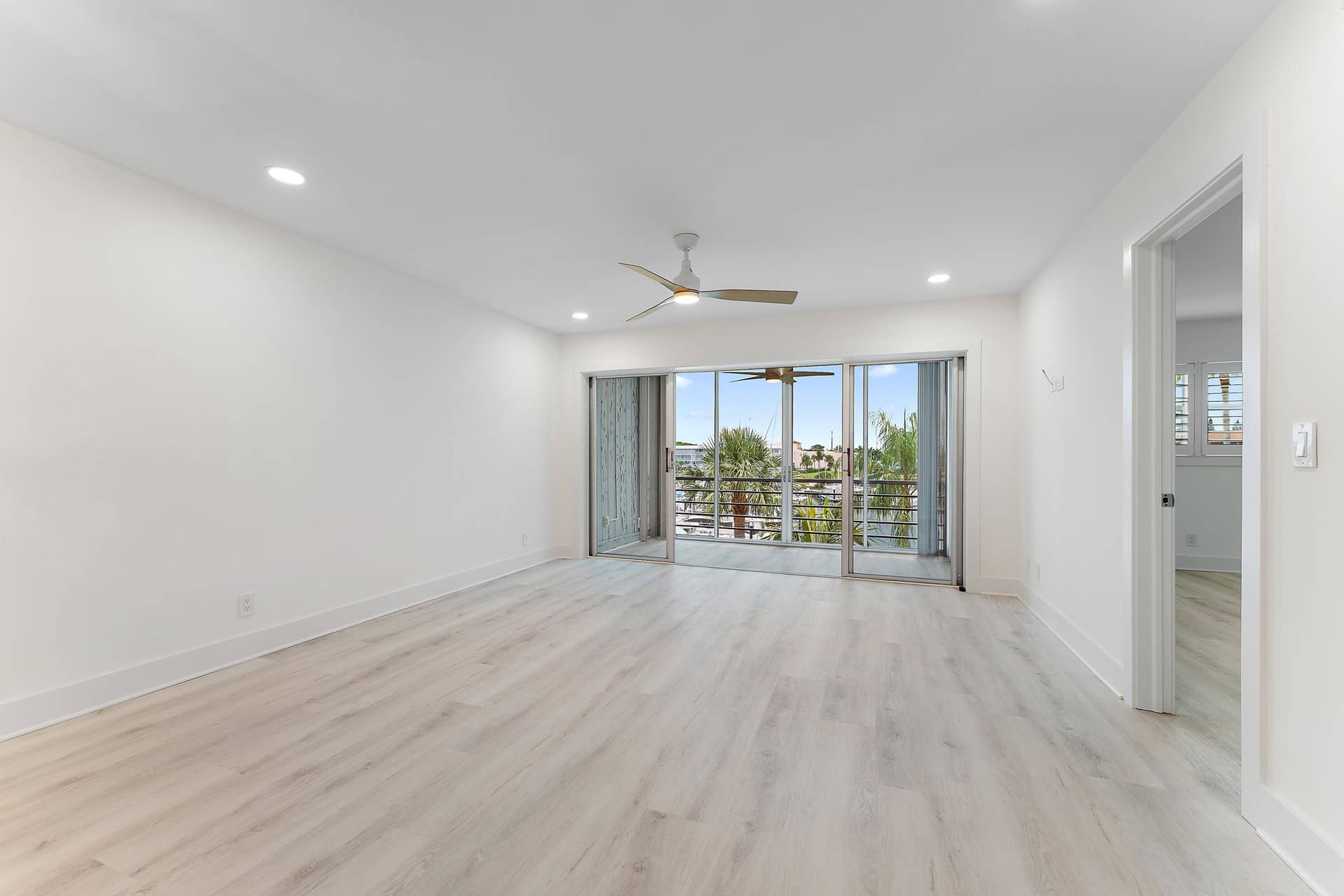 29 Yacht Club Drive, #407, North Palm Beach, FL 33408 016-29YachtClubDr-407-NorthPalmBeach-FUL