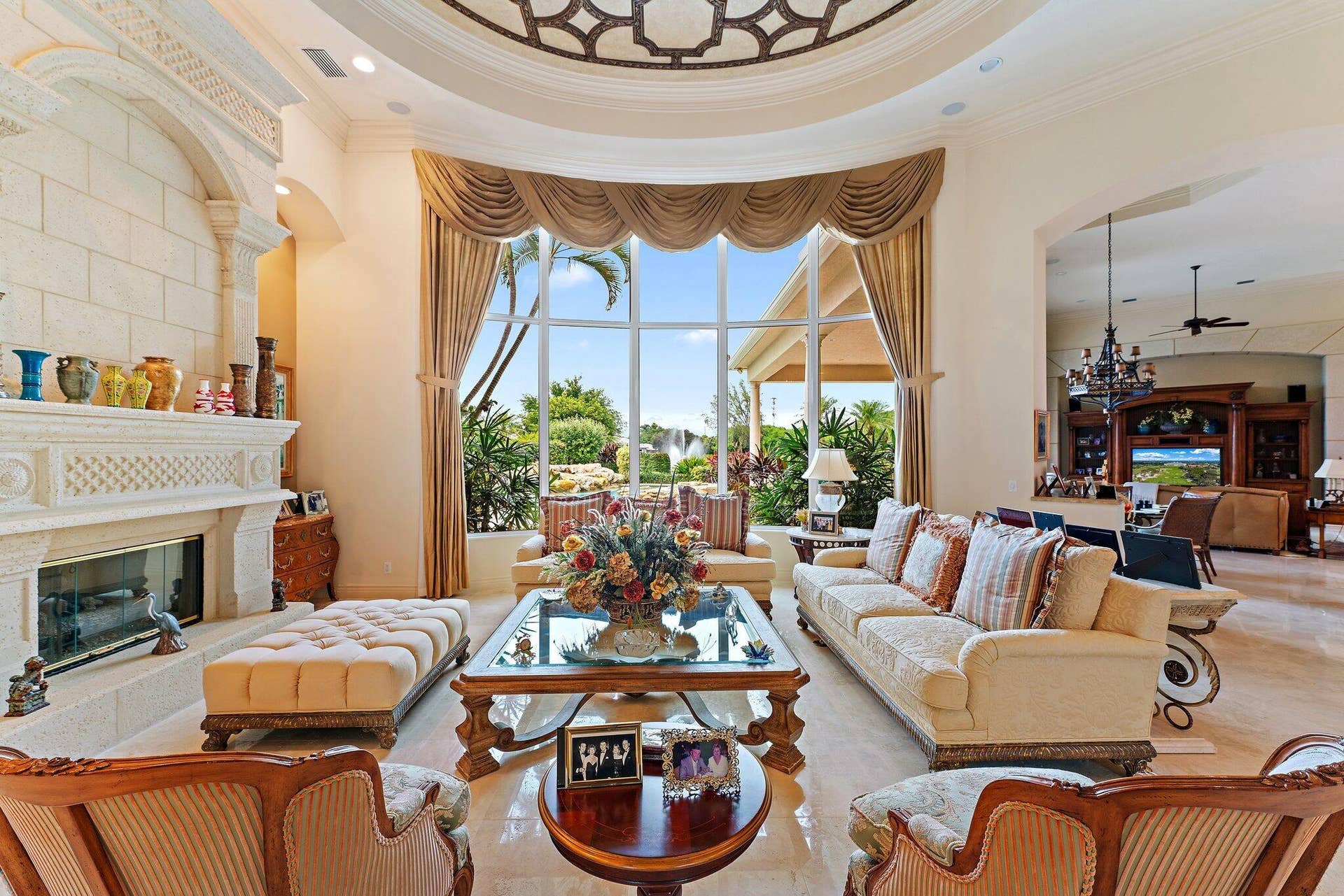 12049 SE Intracoastal Terrace, Jupiter, FL 33469 Living Room