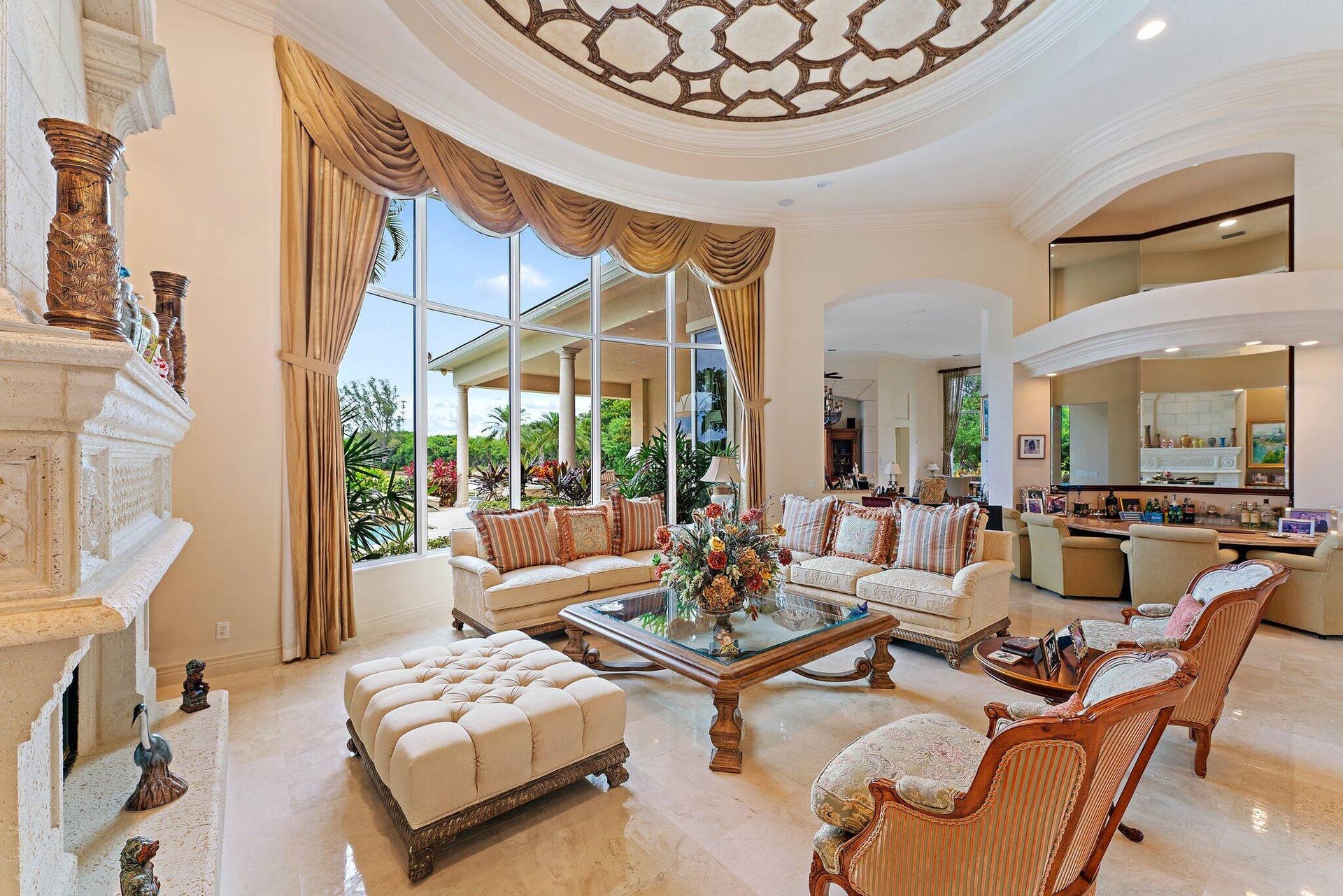 12049 SE Intracoastal Terrace, Jupiter, FL 33469 Living Room