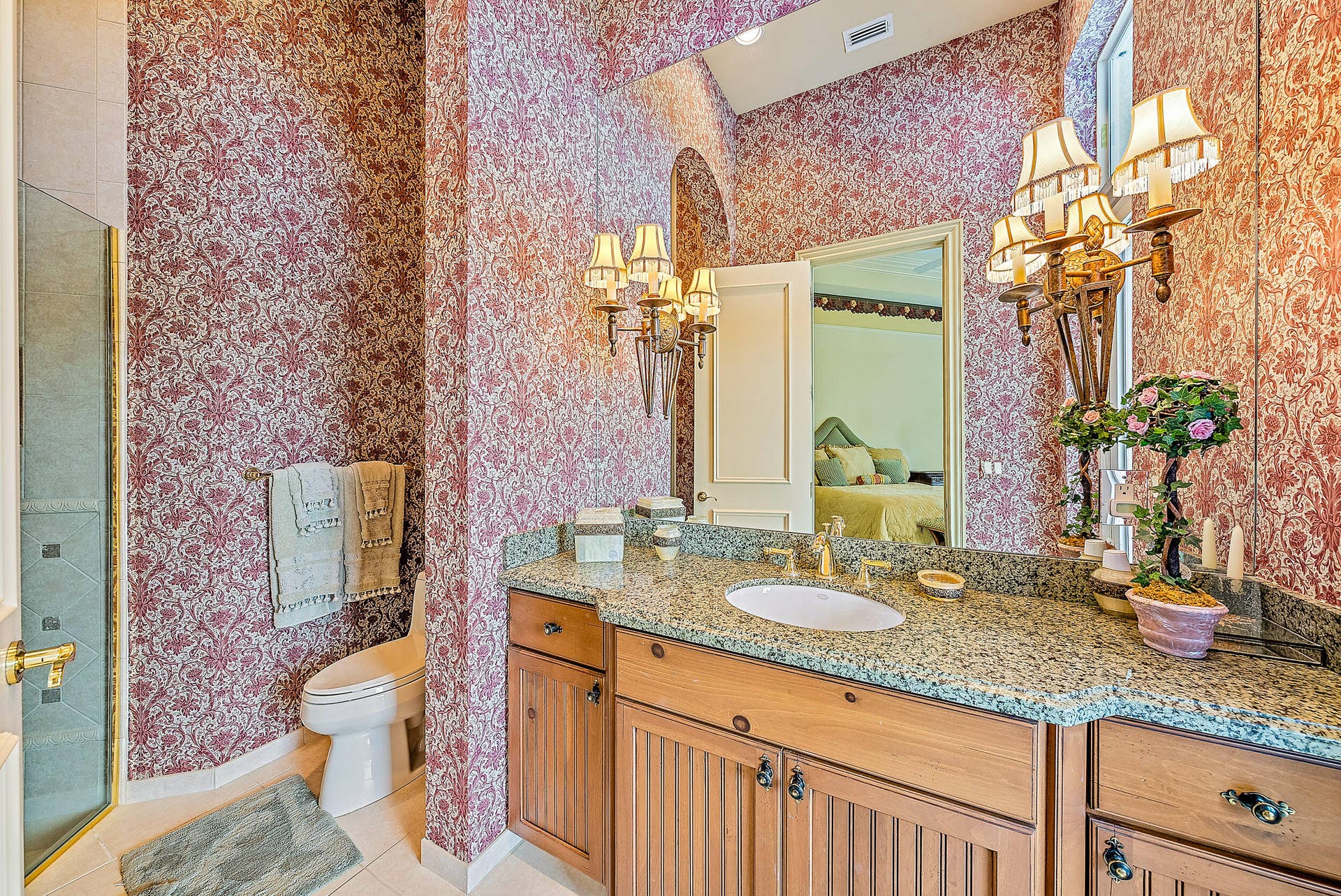 12049 SE Intracoastal Terrace, Jupiter, FL 33469 Guest Bath