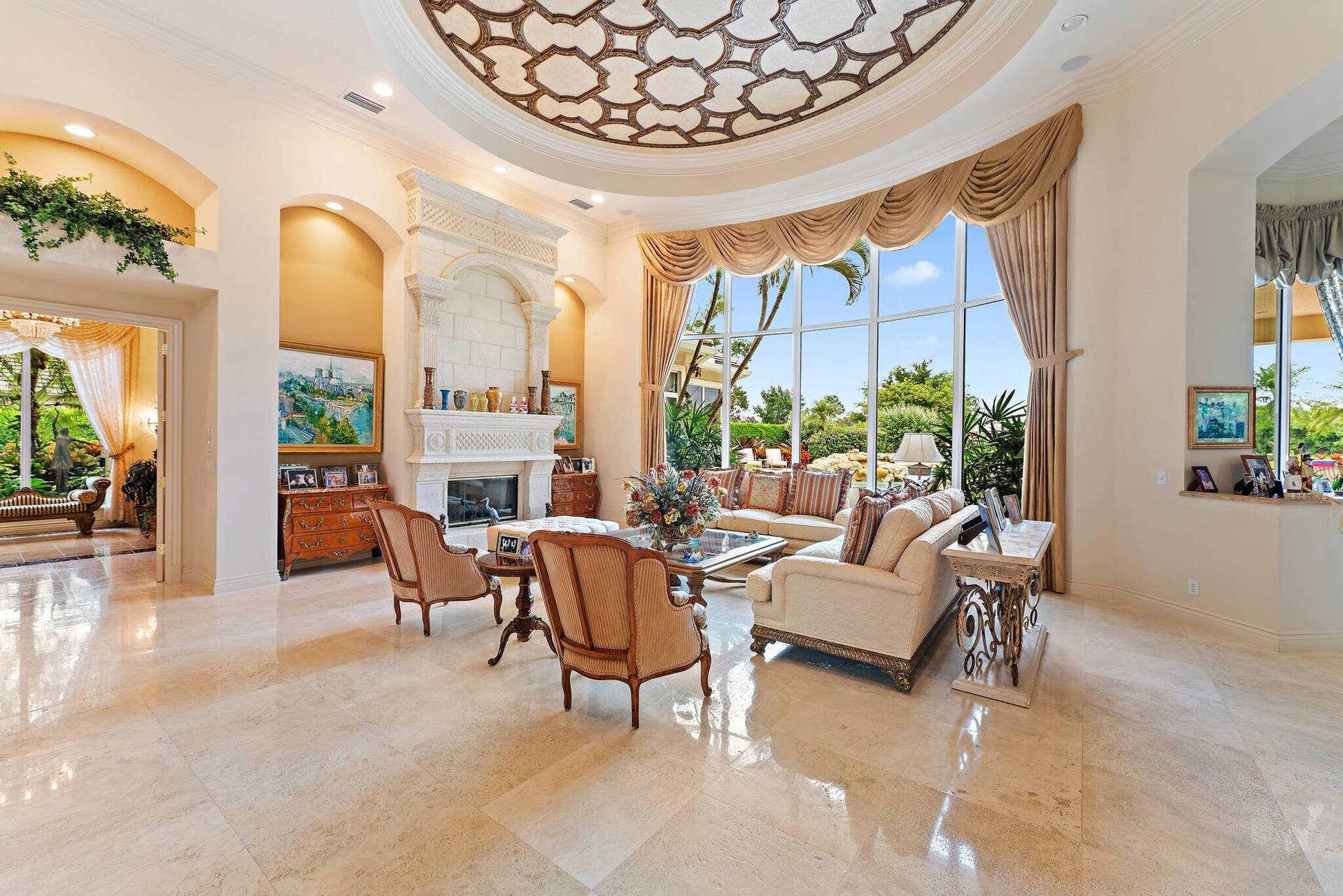 12049 SE Intracoastal Terrace, Jupiter, FL 33469 Living Room