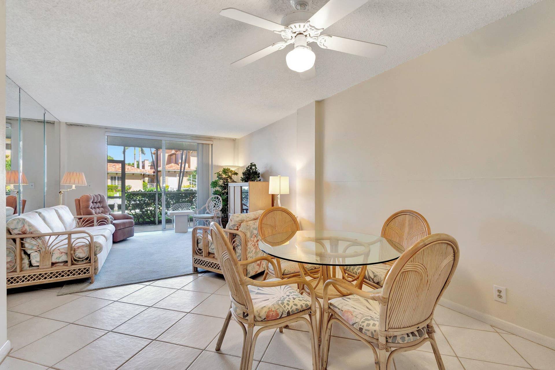 105 Paradise Harbour Boulevard, #109, North Palm Beach, FL 33408 dining living