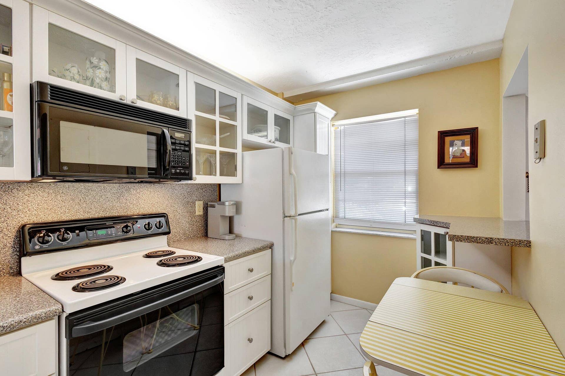 105 Paradise Harbour Boulevard, #109, North Palm Beach, FL 33408 kitchen