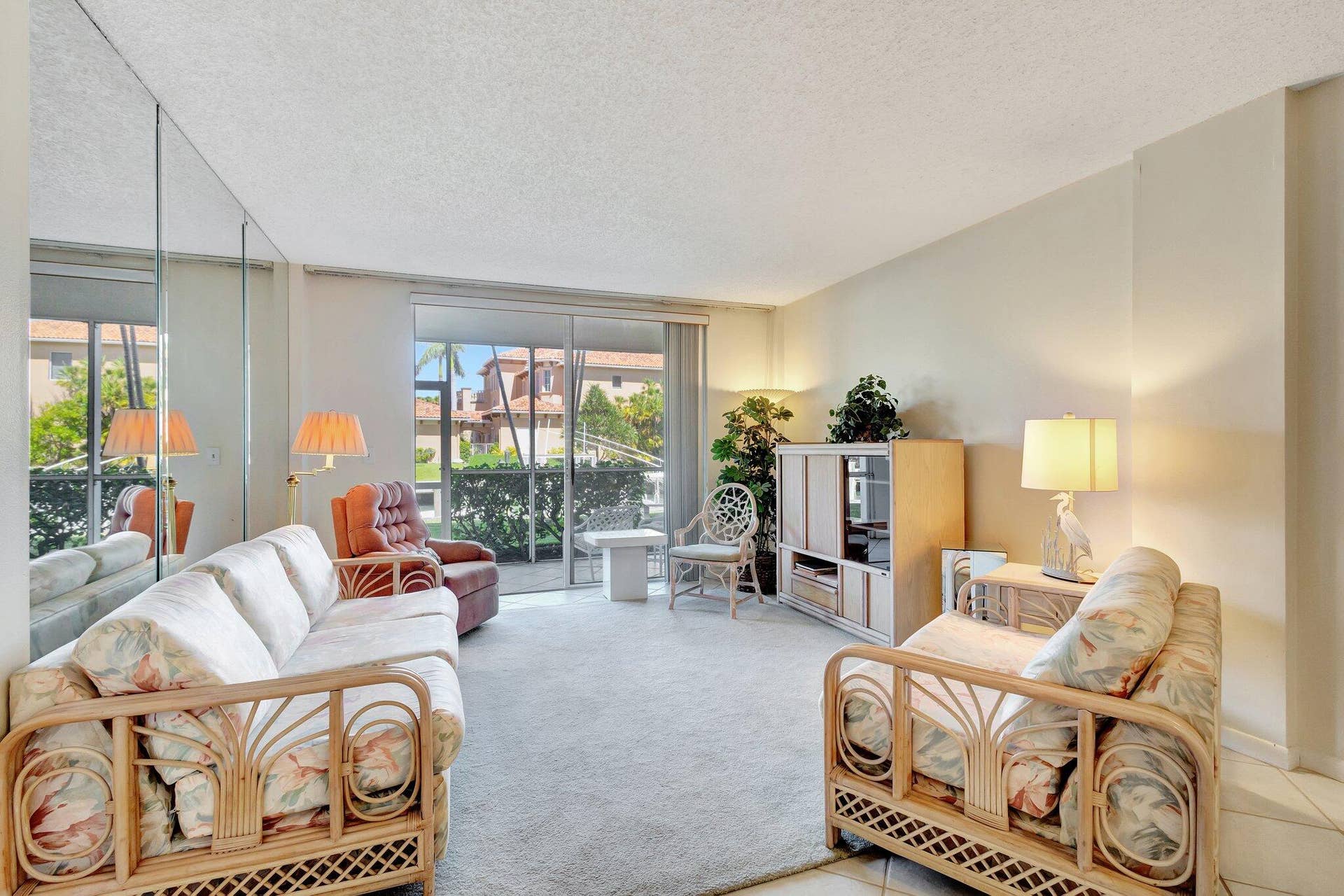 105 Paradise Harbour Boulevard, #109, North Palm Beach, FL 33408 living