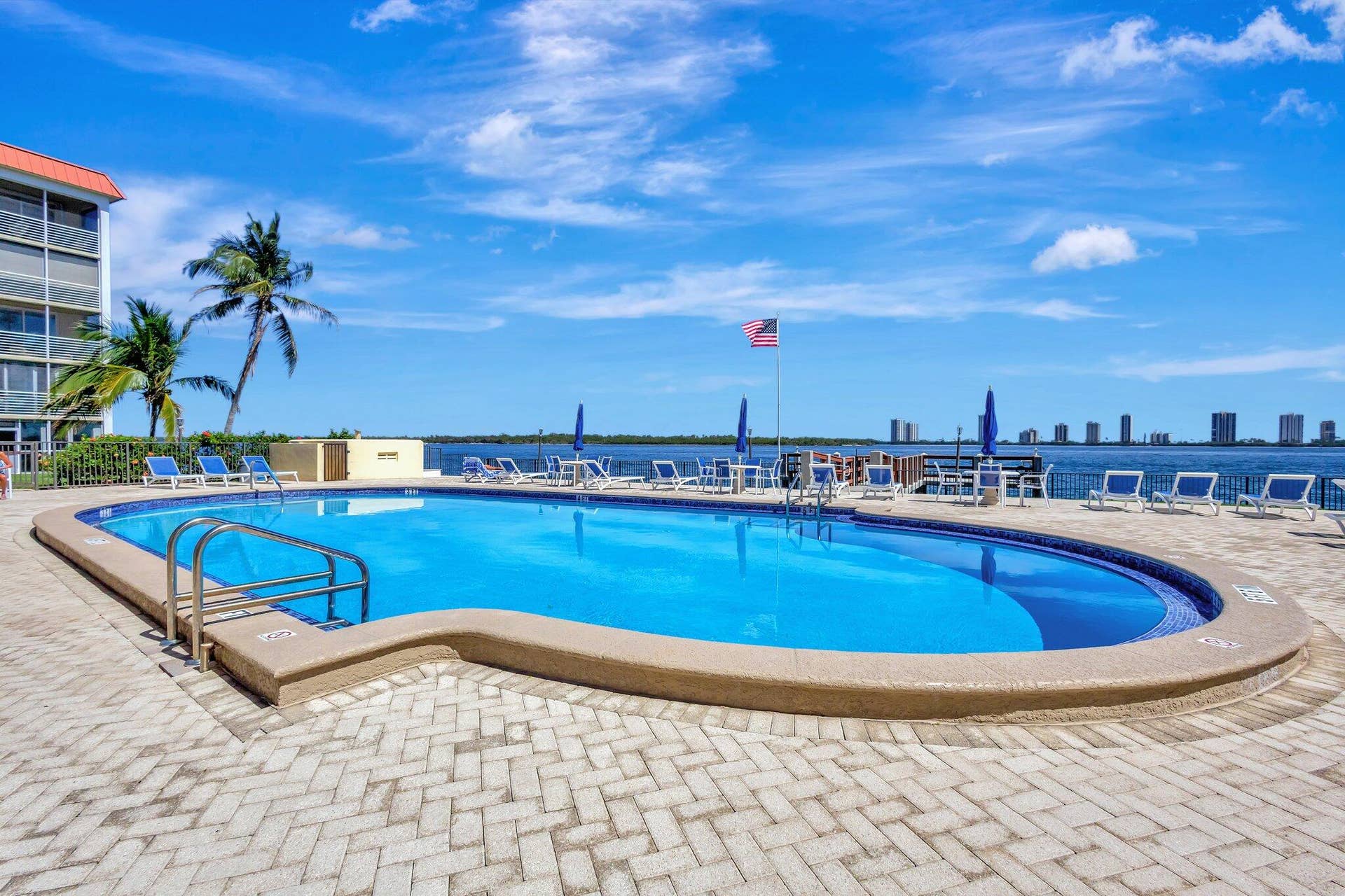 105 Paradise Harbour Boulevard, #109, North Palm Beach, FL 33408 pool