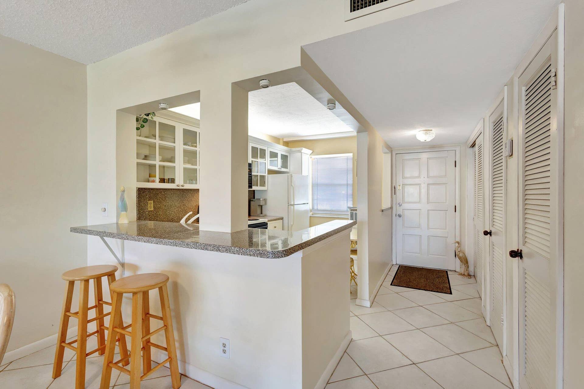 105 Paradise Harbour Boulevard, #109, North Palm Beach, FL 33408 kitchen
