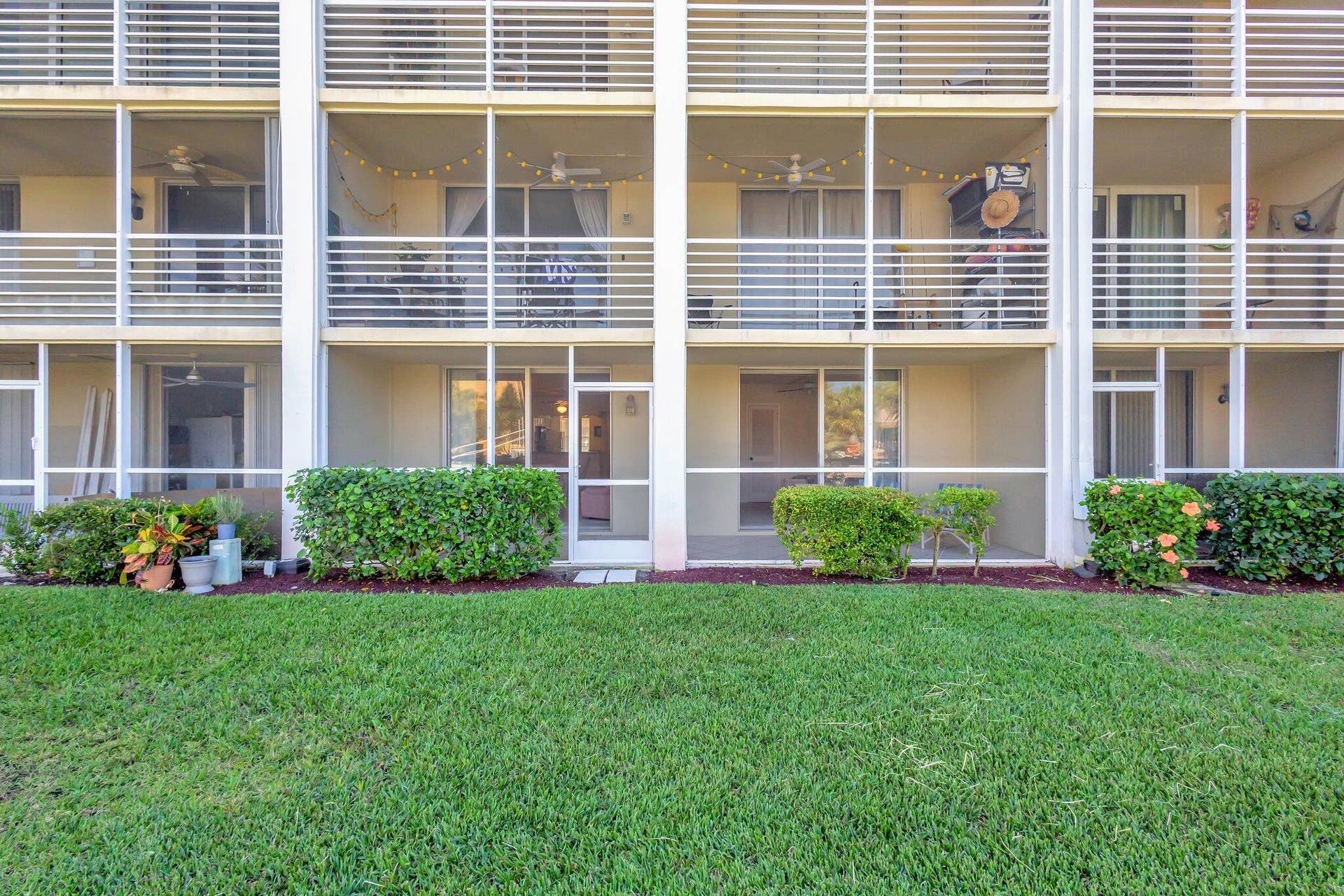 105 Paradise Harbour Boulevard, #109, North Palm Beach, FL 33408 rear view