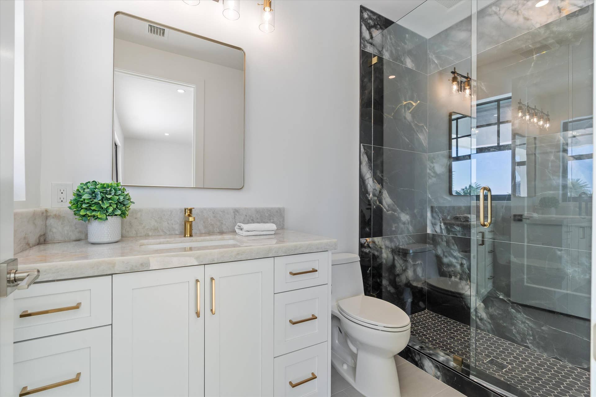 1211 Gulfstream Way, Singer Island, FL 33404 27-1211 Gulfstream Way Singer Island, FL