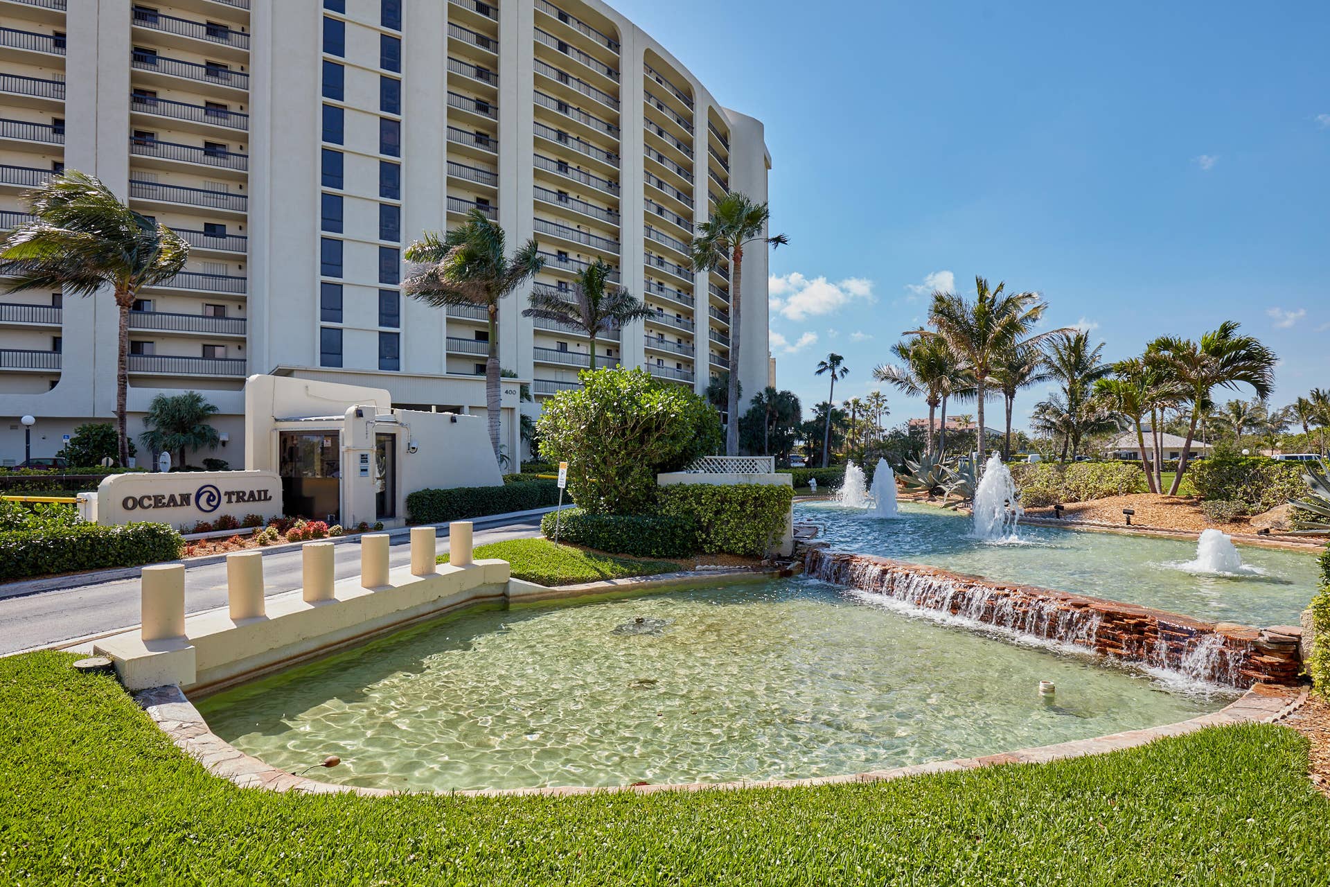 200 Ocean Trail Way, #106, Jupiter, FL 33477 24-hour manned entrance